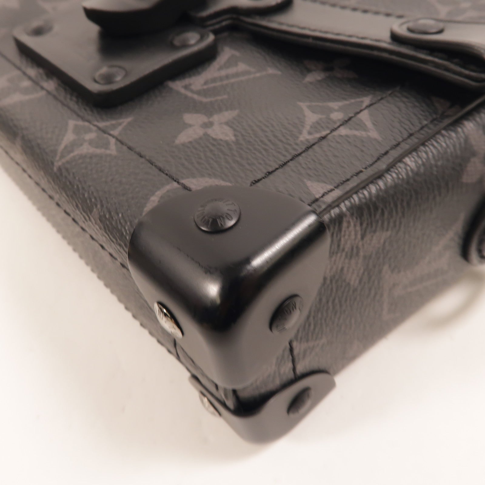 LOUIS VUITTON Monogram Eclipse Soul Trunk手挽肩背兩用袋