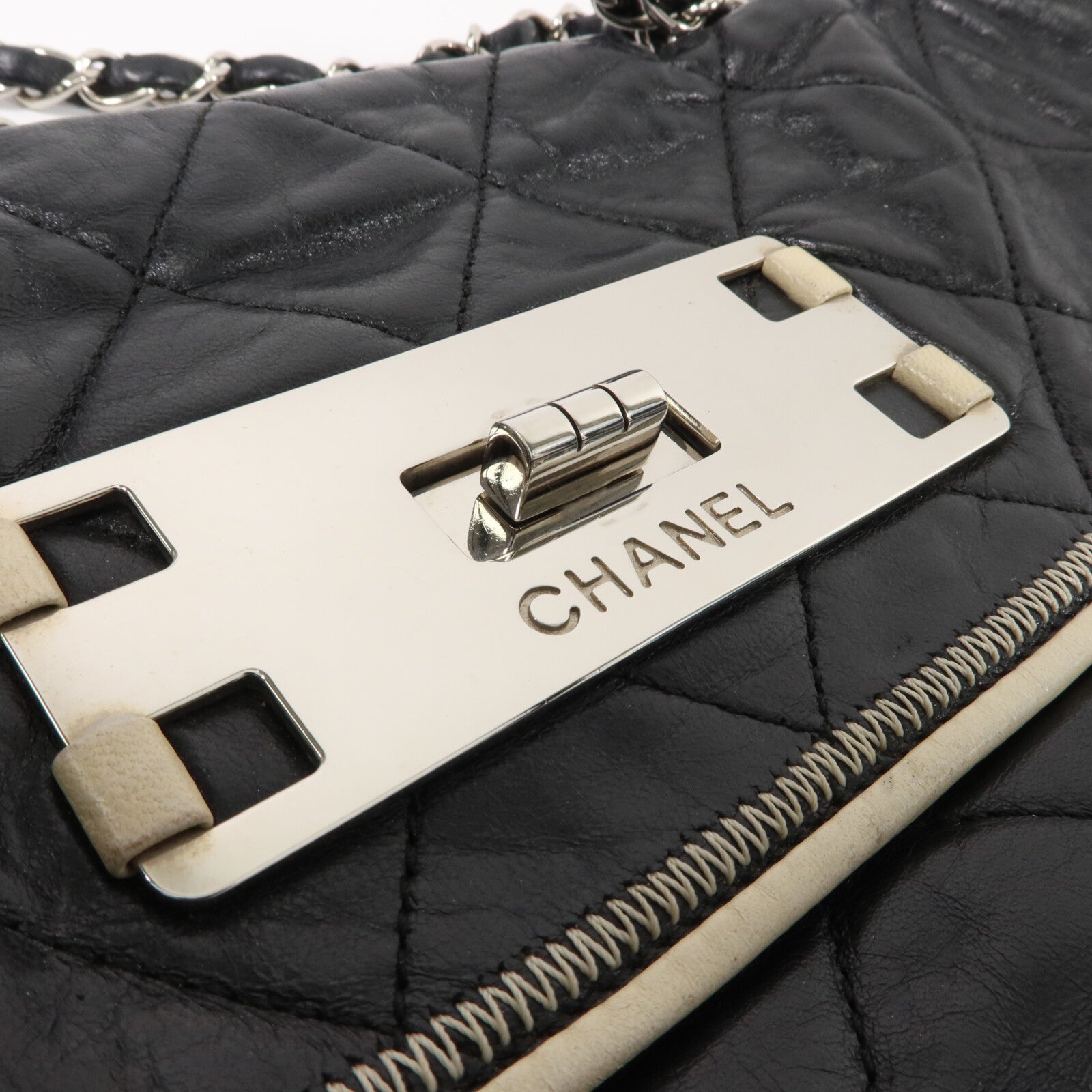 CHANEL 牛皮皮革2.55 East West Flap Bag鏈帶肩背袋