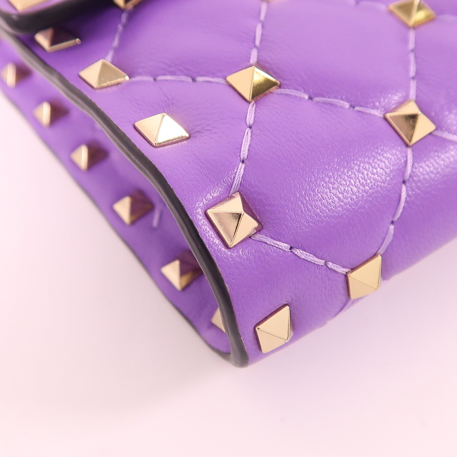 Valentino 牛皮皮革Rock Studs金扣鏈帶肩背袋