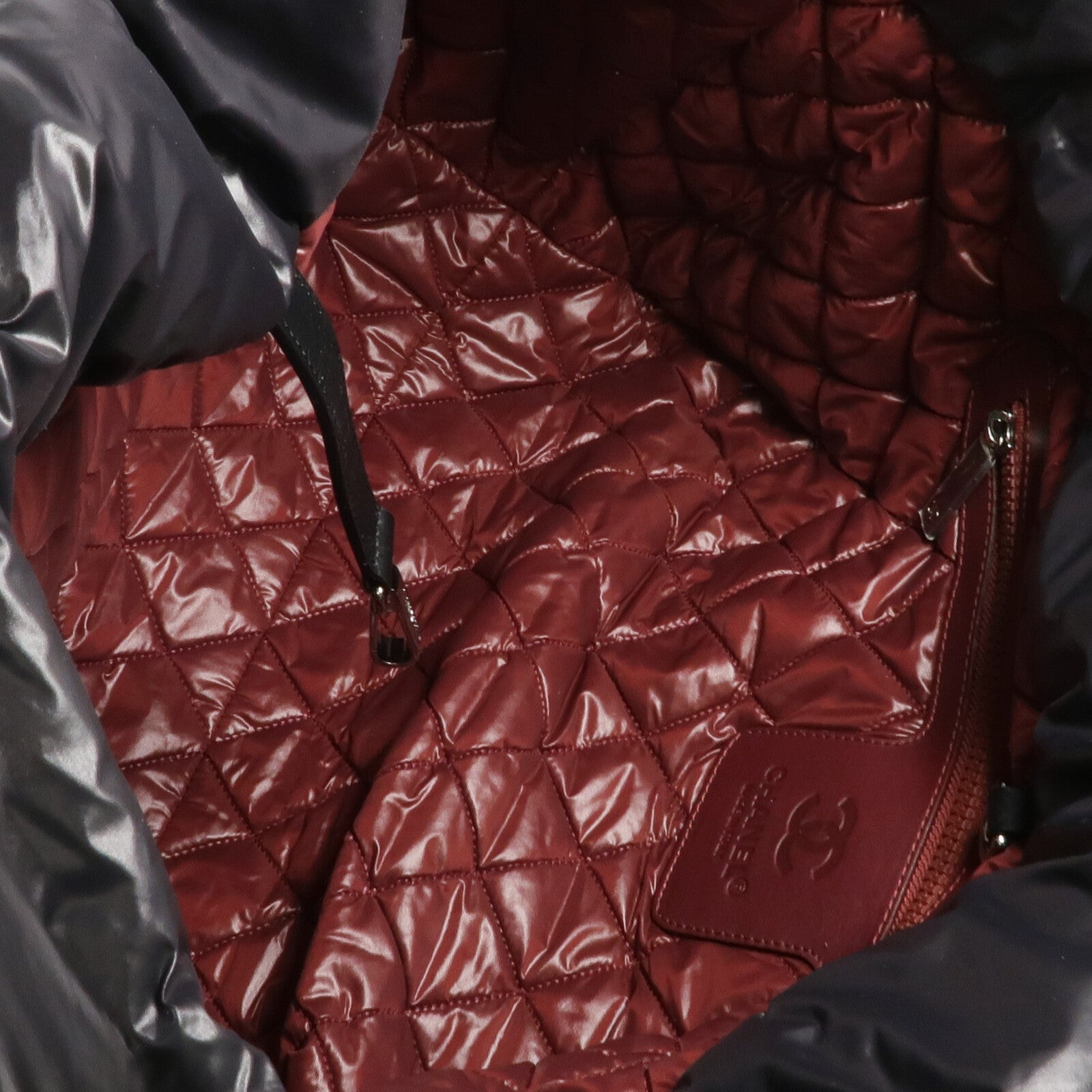 CHANEL 尼龍Coco Cocoon Large銀扣手挽袋