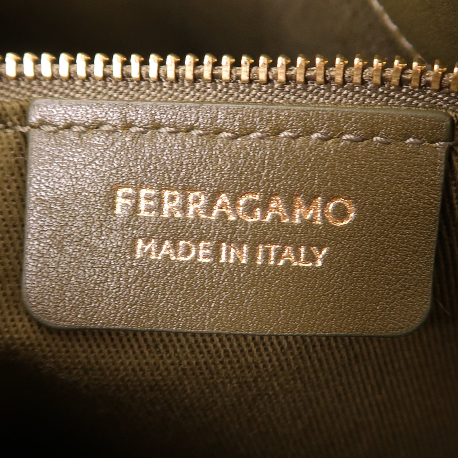 Salvatore Ferragamo 羊皮皮革Shoulder Tote銀扣肩背袋