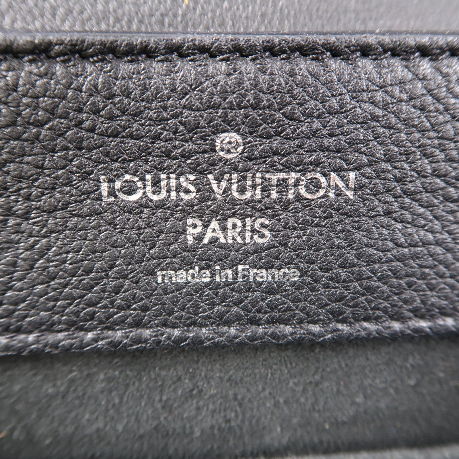 LOUIS VUITTON 牛皮皮革Lock Me Backpack銀扣背包黑色