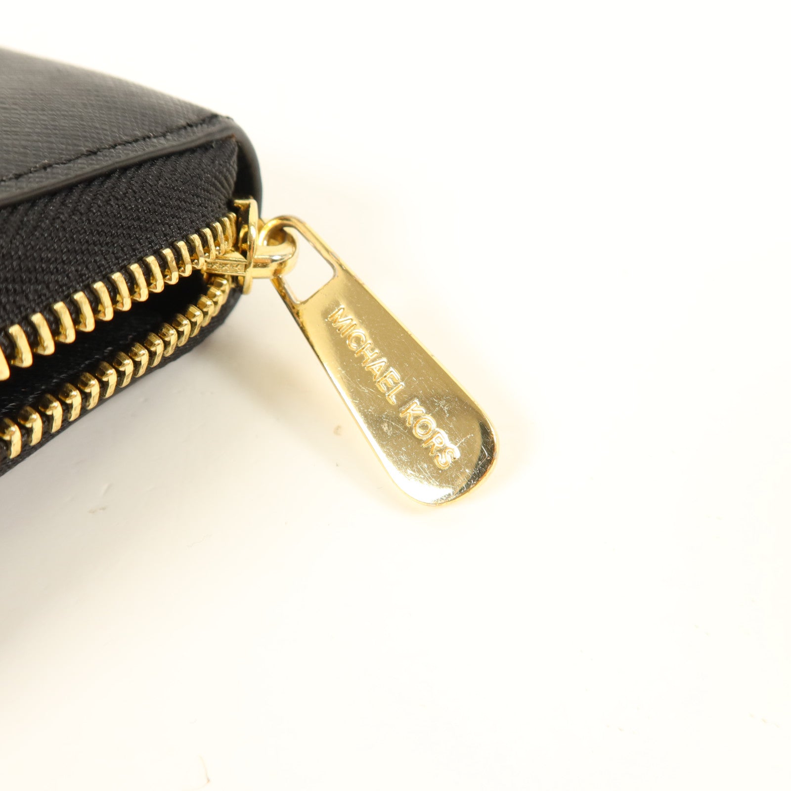 Michael Kors 牛皮皮革Zipper Round Wallet金扣錢包