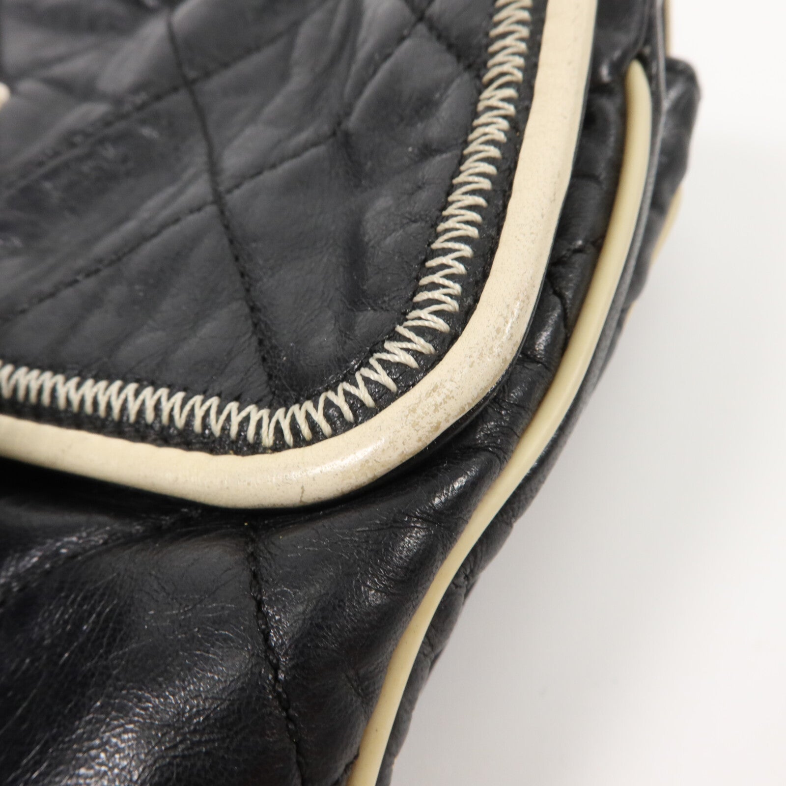CHANEL 牛皮皮革2.55 East West Flap Bag鏈帶肩背袋