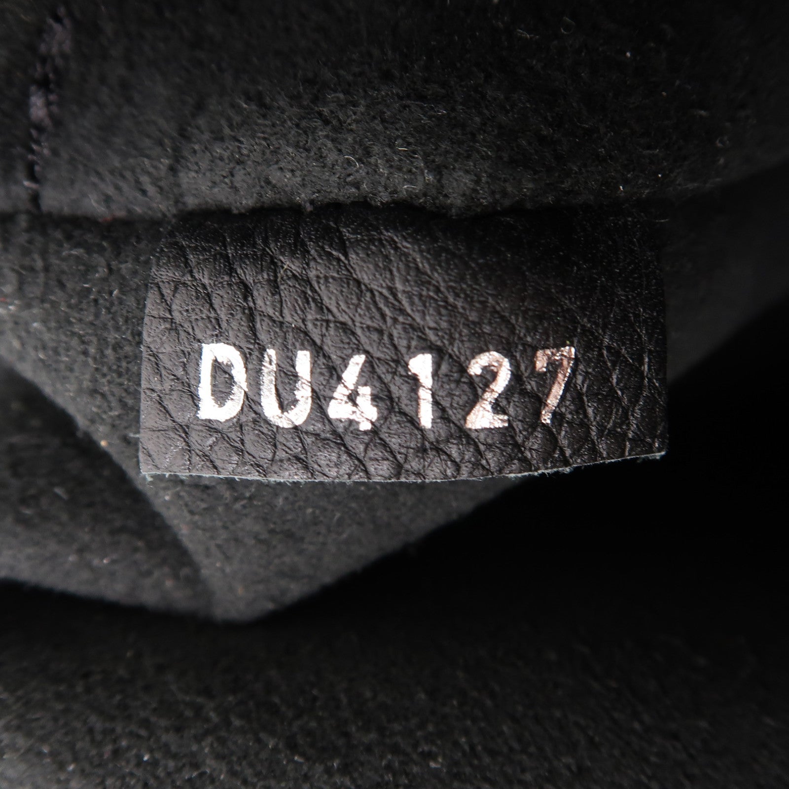 LOUIS VUITTON 牛皮皮革Lock Me Backpack銀扣背包黑色