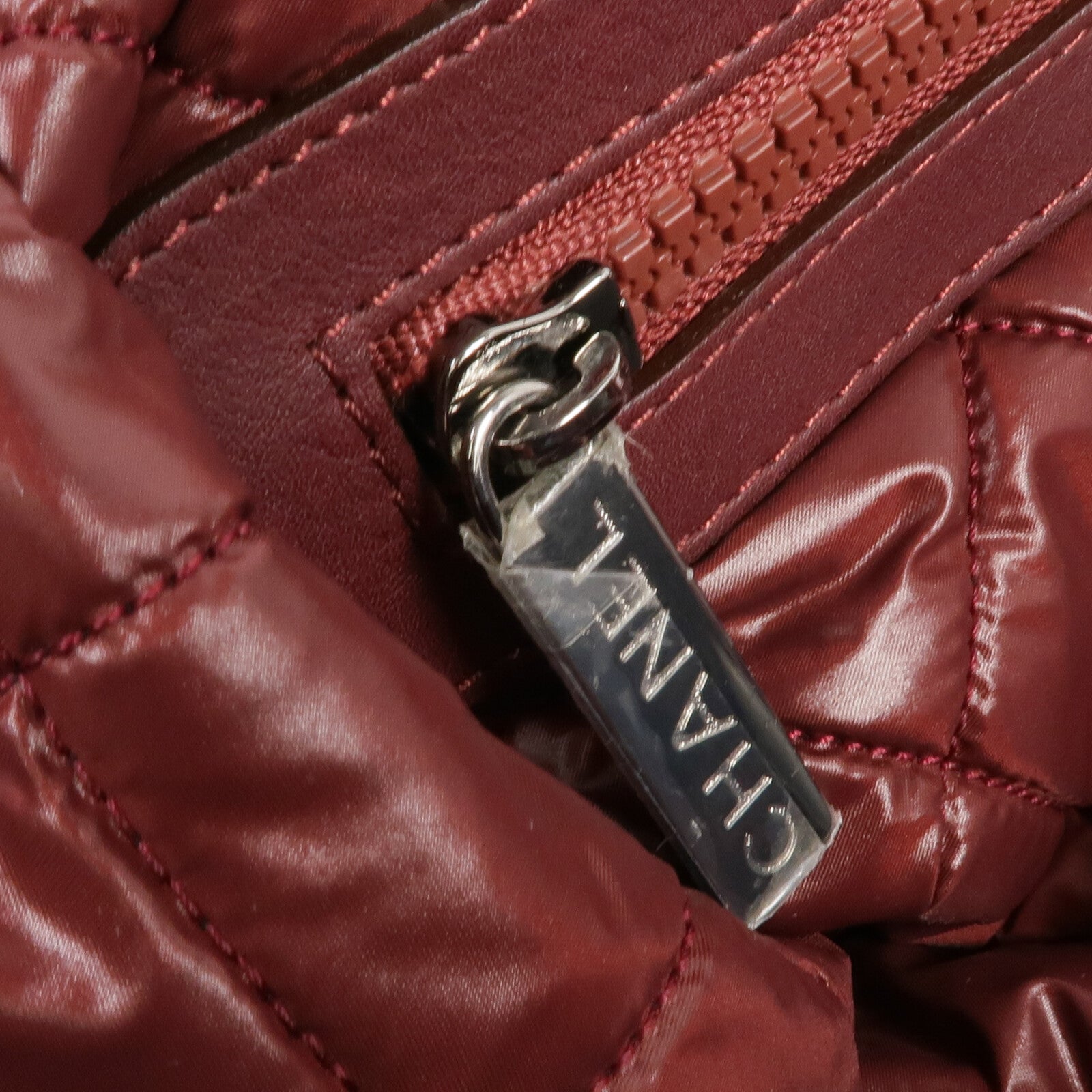 CHANEL 尼龍Coco Cocoon Large銀扣手挽袋