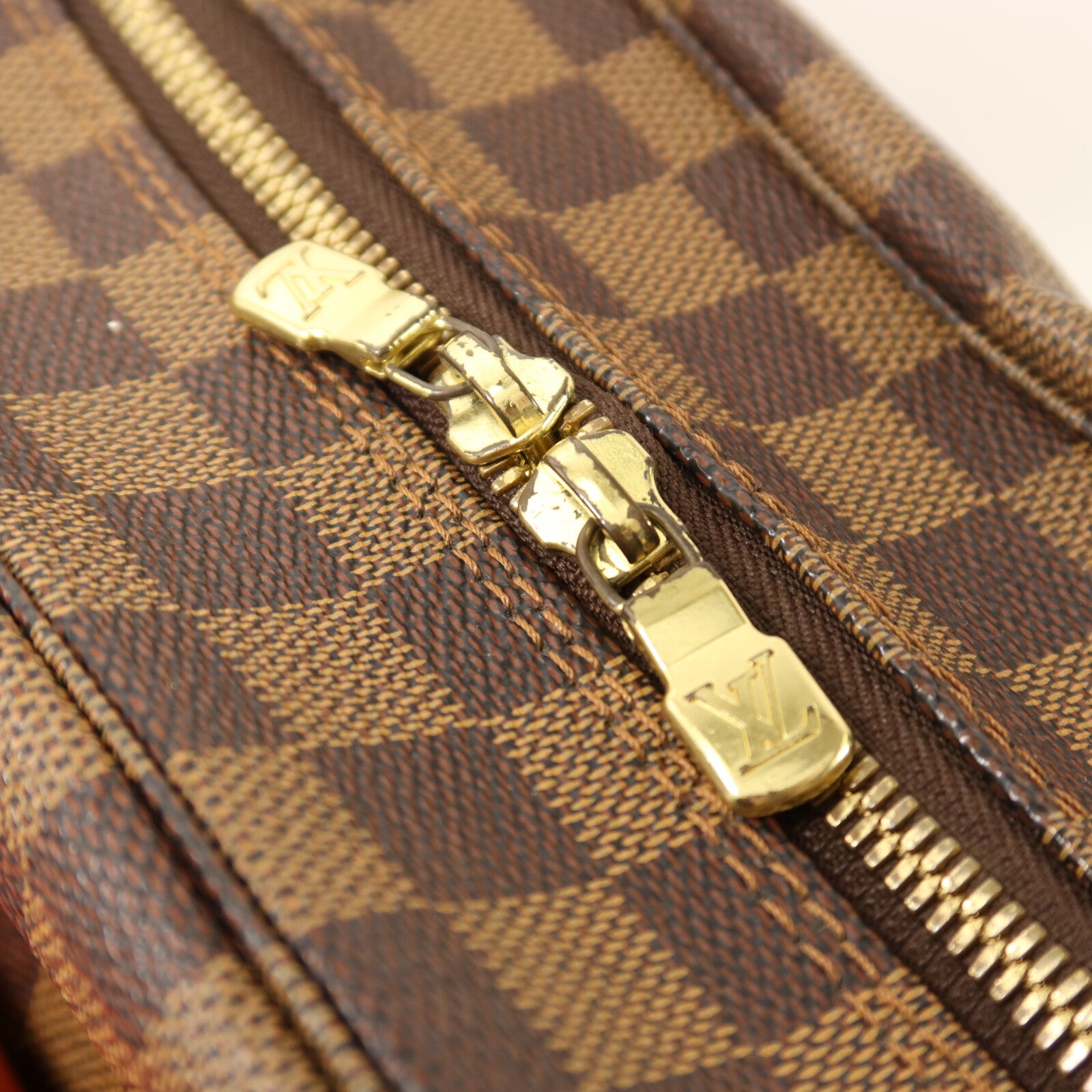 LOUIS VUITTON Damier Naviglio金扣肩背袋