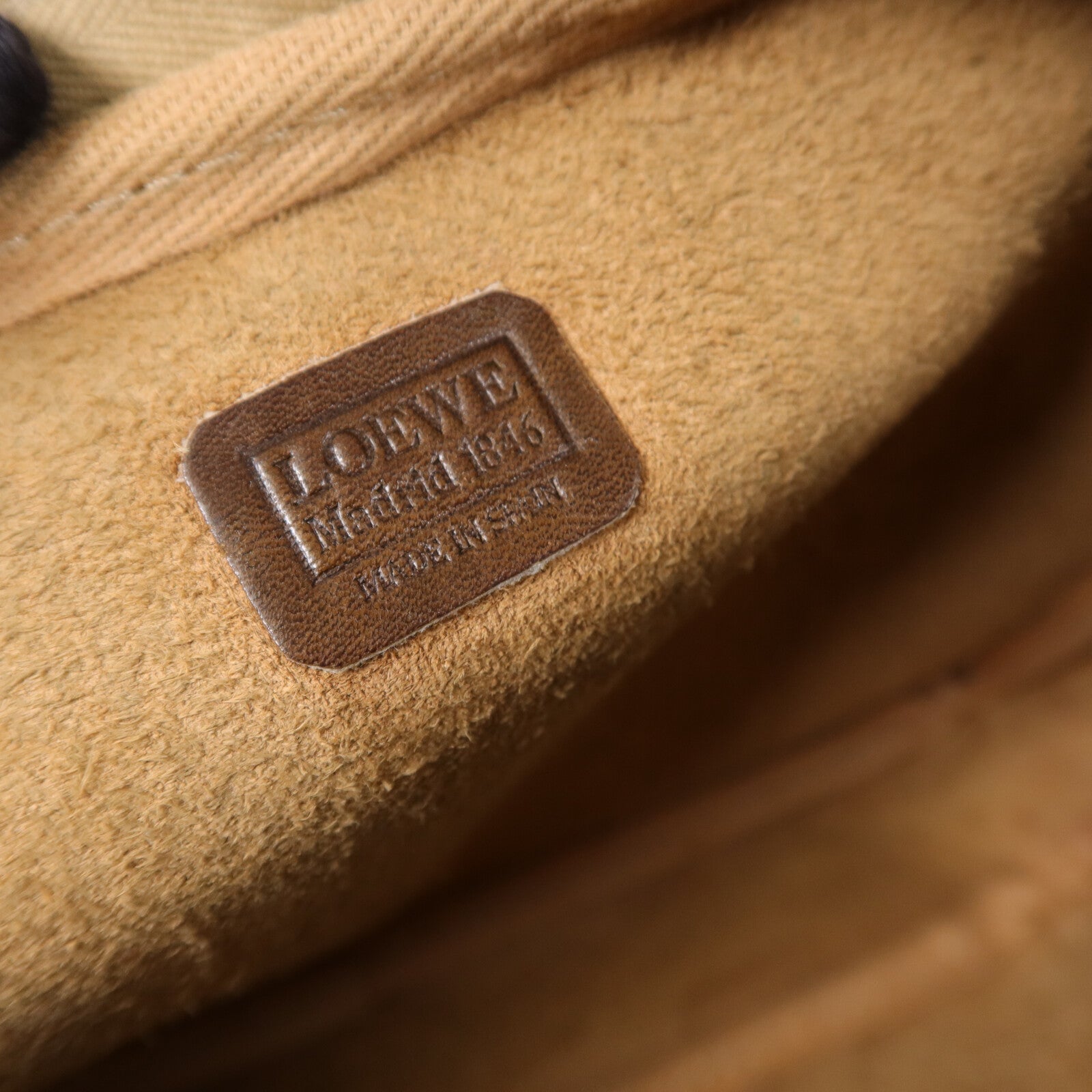 LOEWE 牛皮皮革Crossbody Bag肩背袋