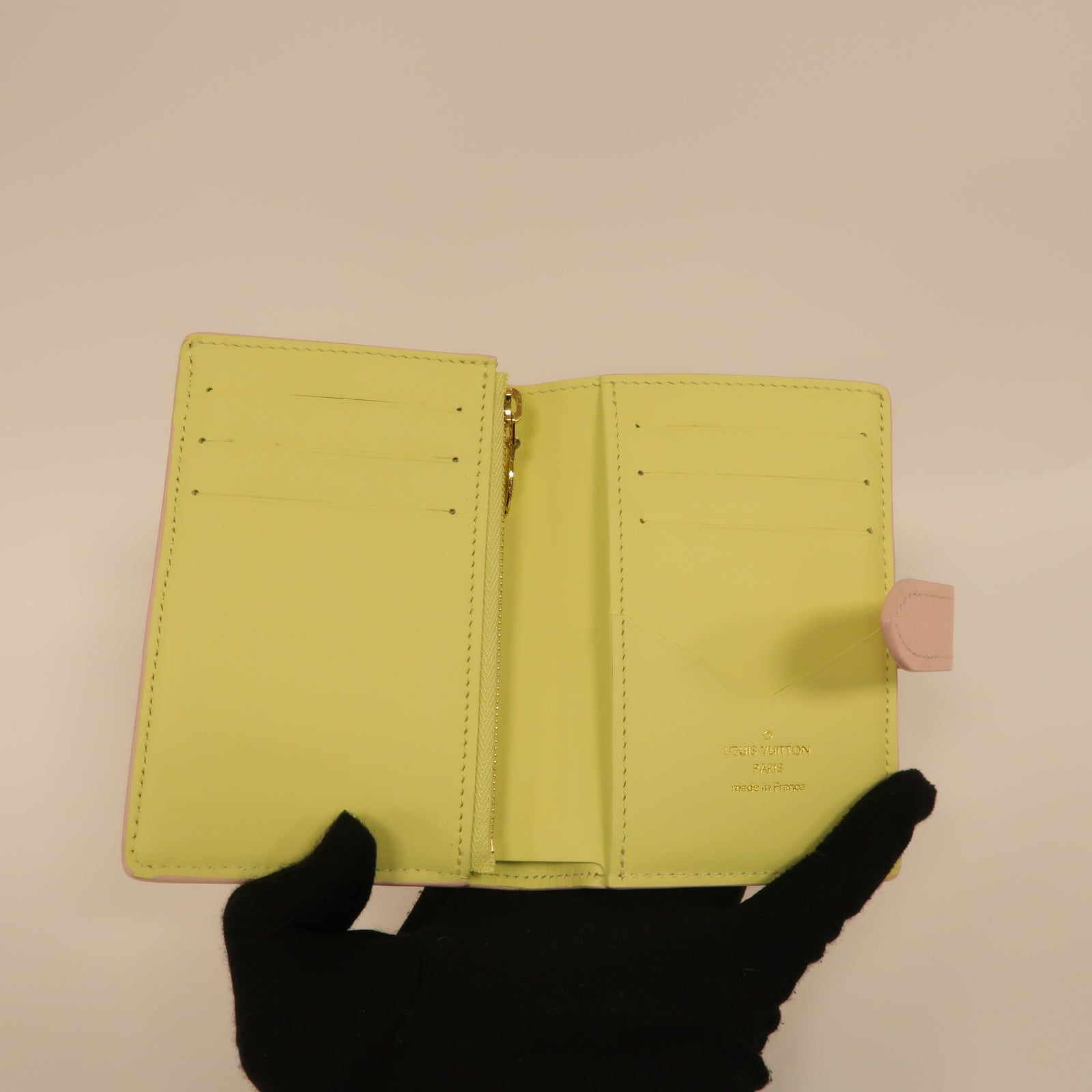 LOUIS VUITTON 【激減優惠】牛皮皮革Vertical Compact Wallet金扣錢包粉紅色