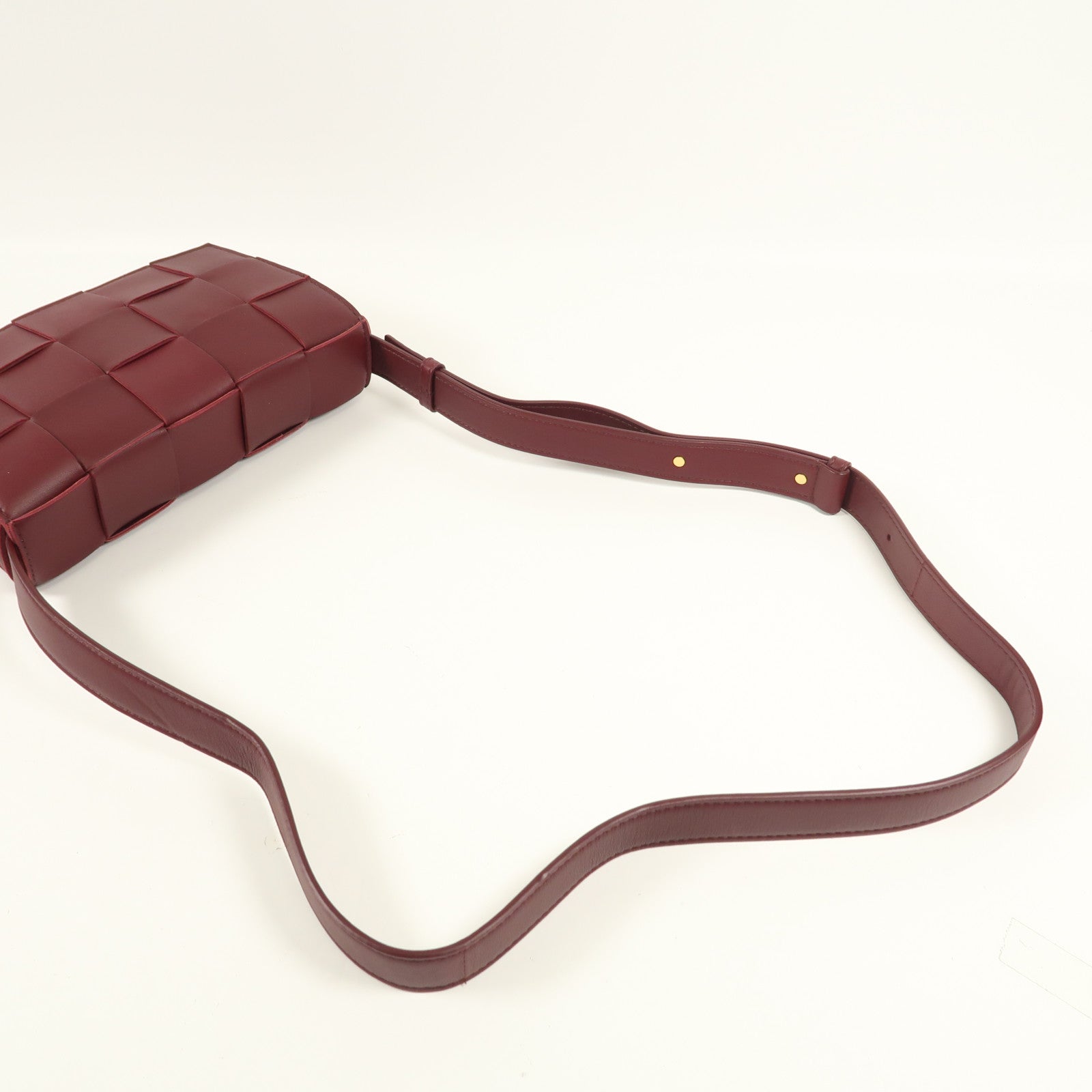 BOTTEGA VENETA 羊皮皮革Cassette Medium肩背袋