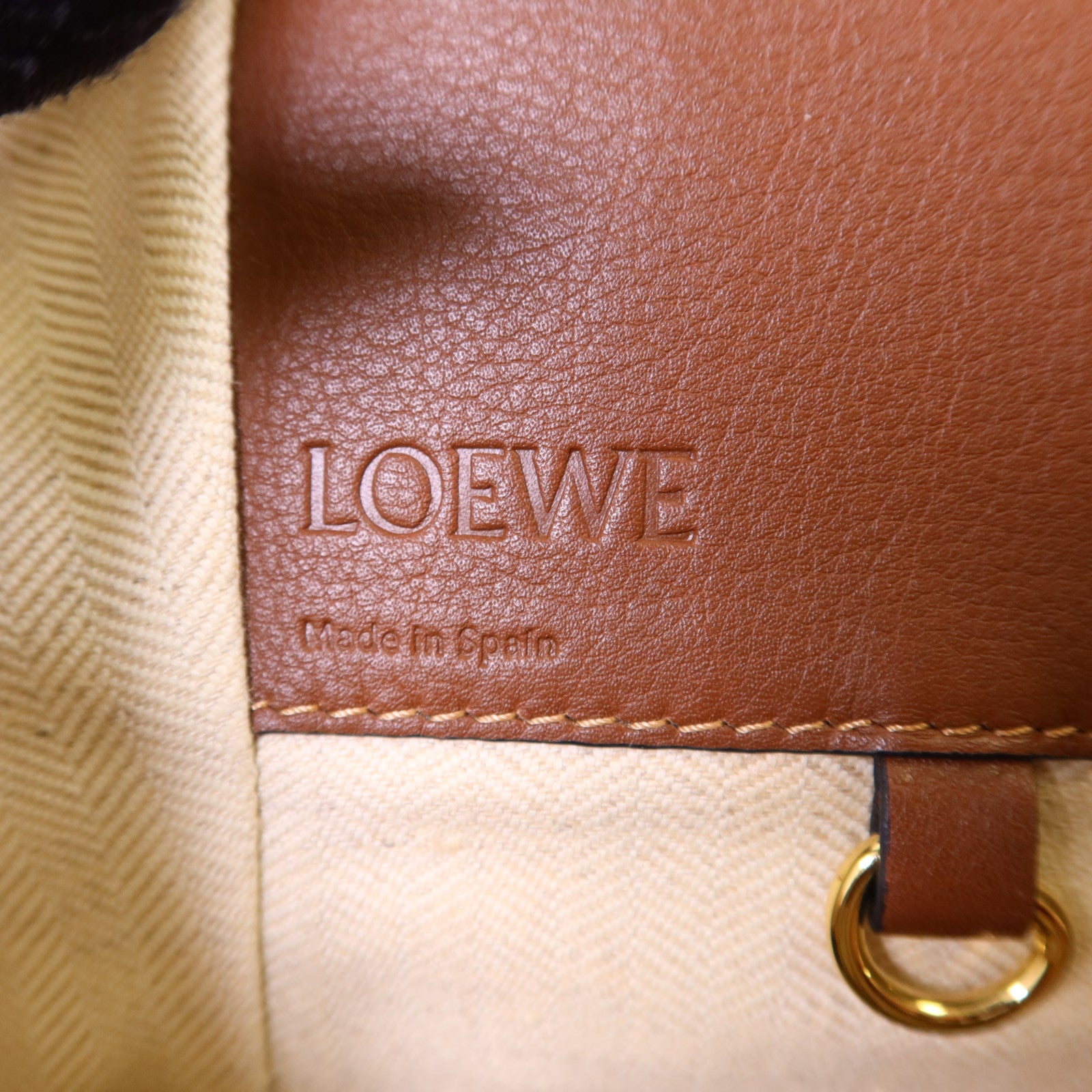 LOEWE 牛皮皮革Hammock Small金扣肩背袋