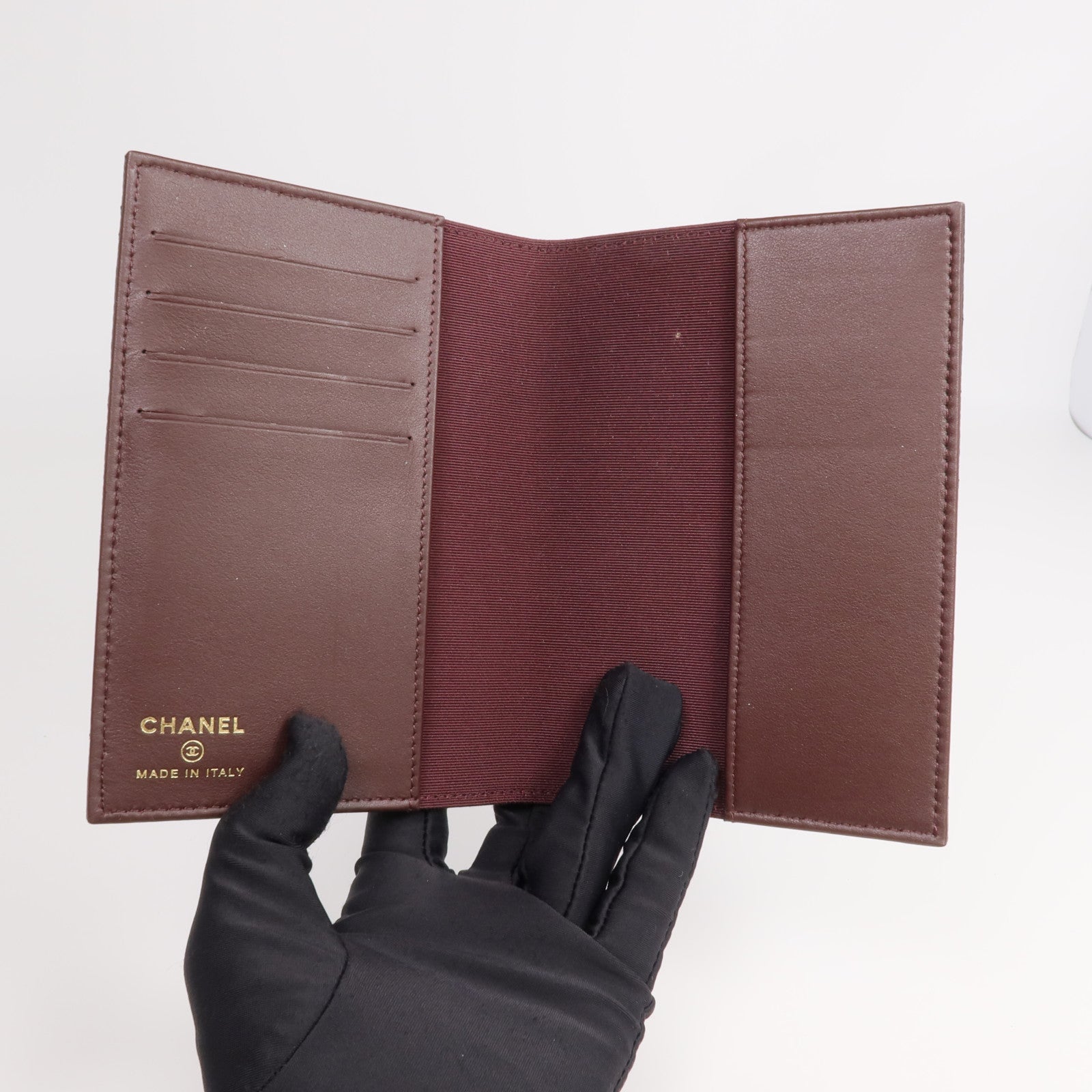 CHANEL 牛皮皮革Passport Holder金扣護照套