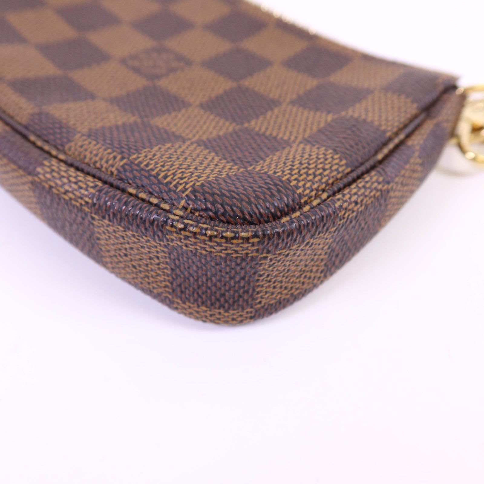 LOUIS VUITTON Damier Mini Pochette Accessoires金扣手挽袋