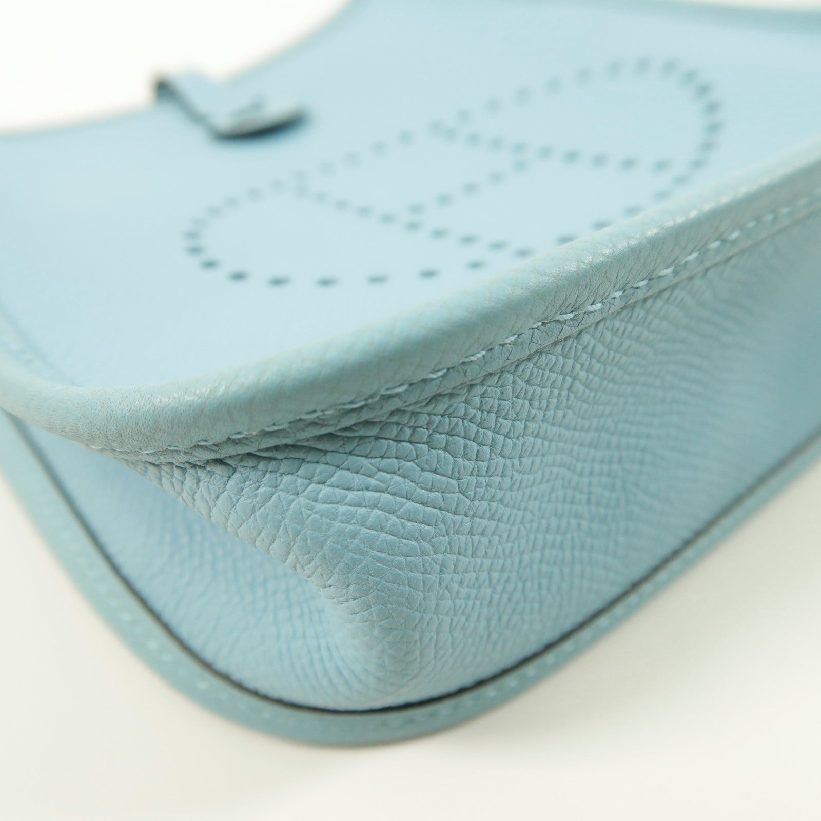 HERMES Epsom皮革Evelyne TPM銀扣肩背袋Bleu Atoll