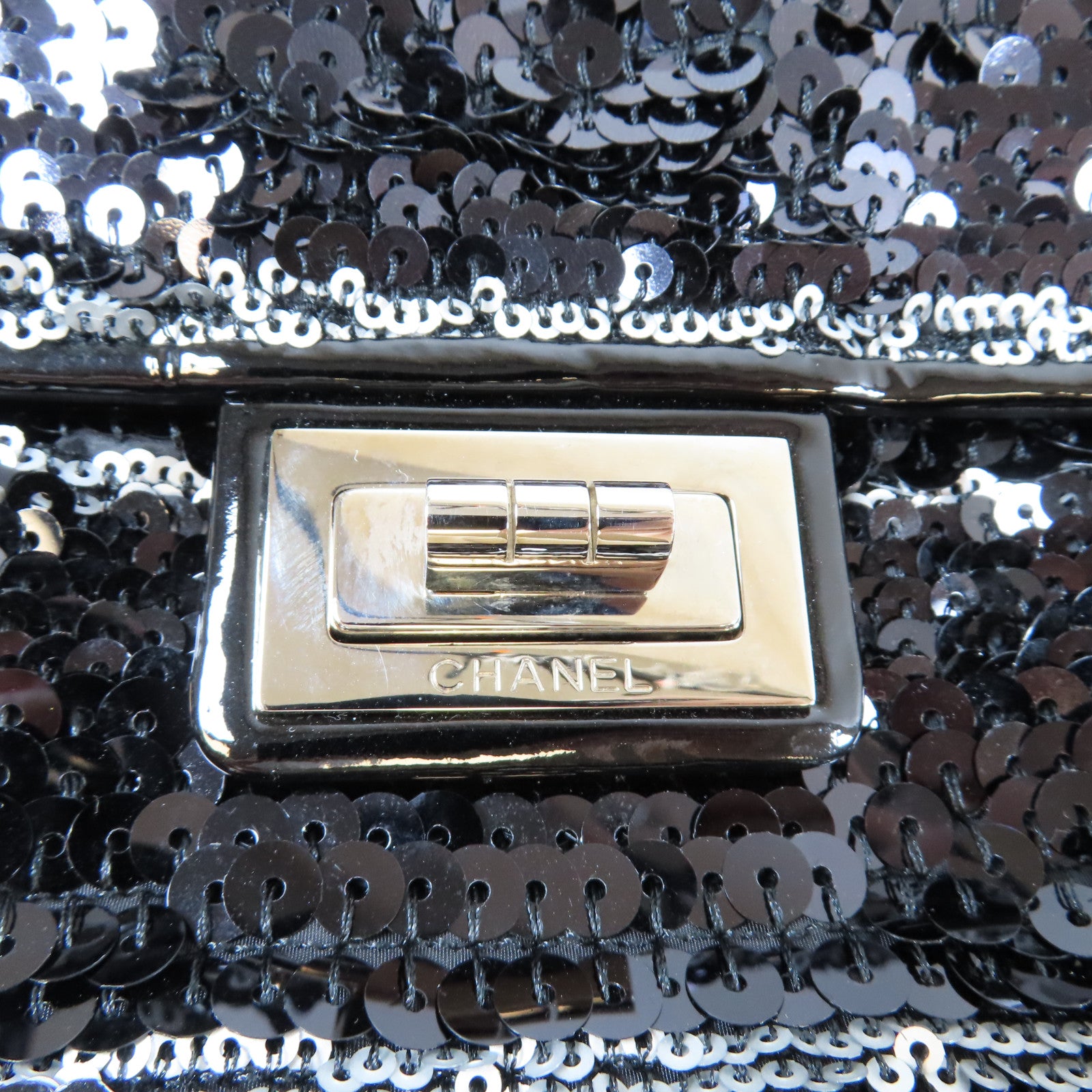 CHANEL 亮片Chain Shoulder銀扣肩背袋黑色