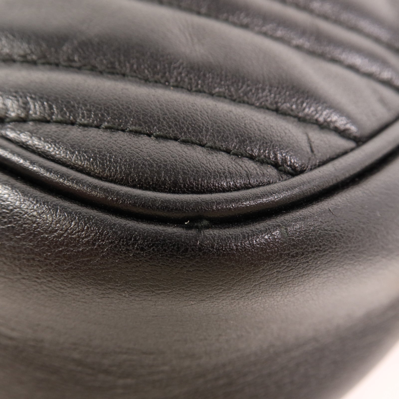 GUCCI 牛皮皮革GG Marmont Small Camera Bag金扣肩背袋