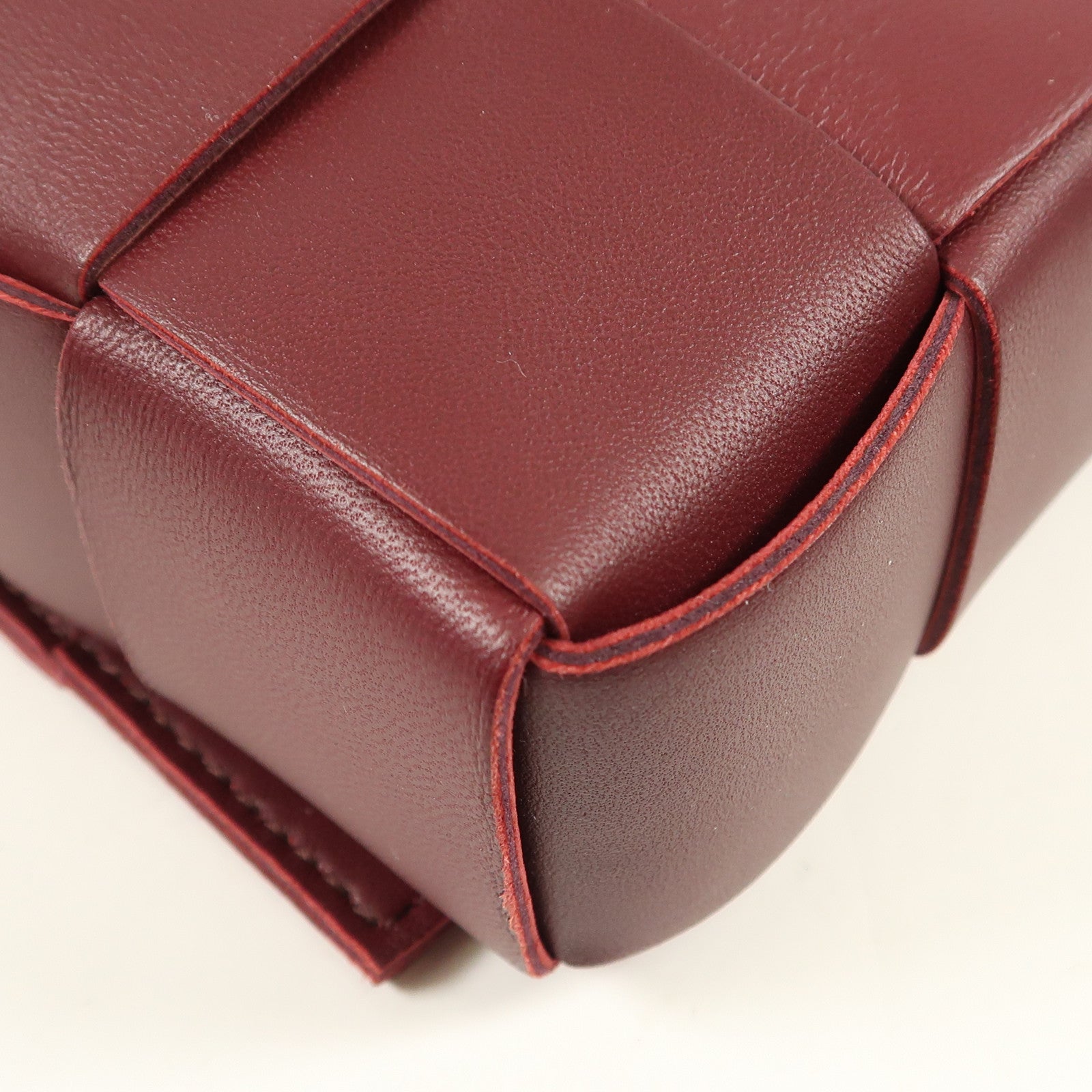 BOTTEGA VENETA 羊皮皮革Cassette Medium肩背袋