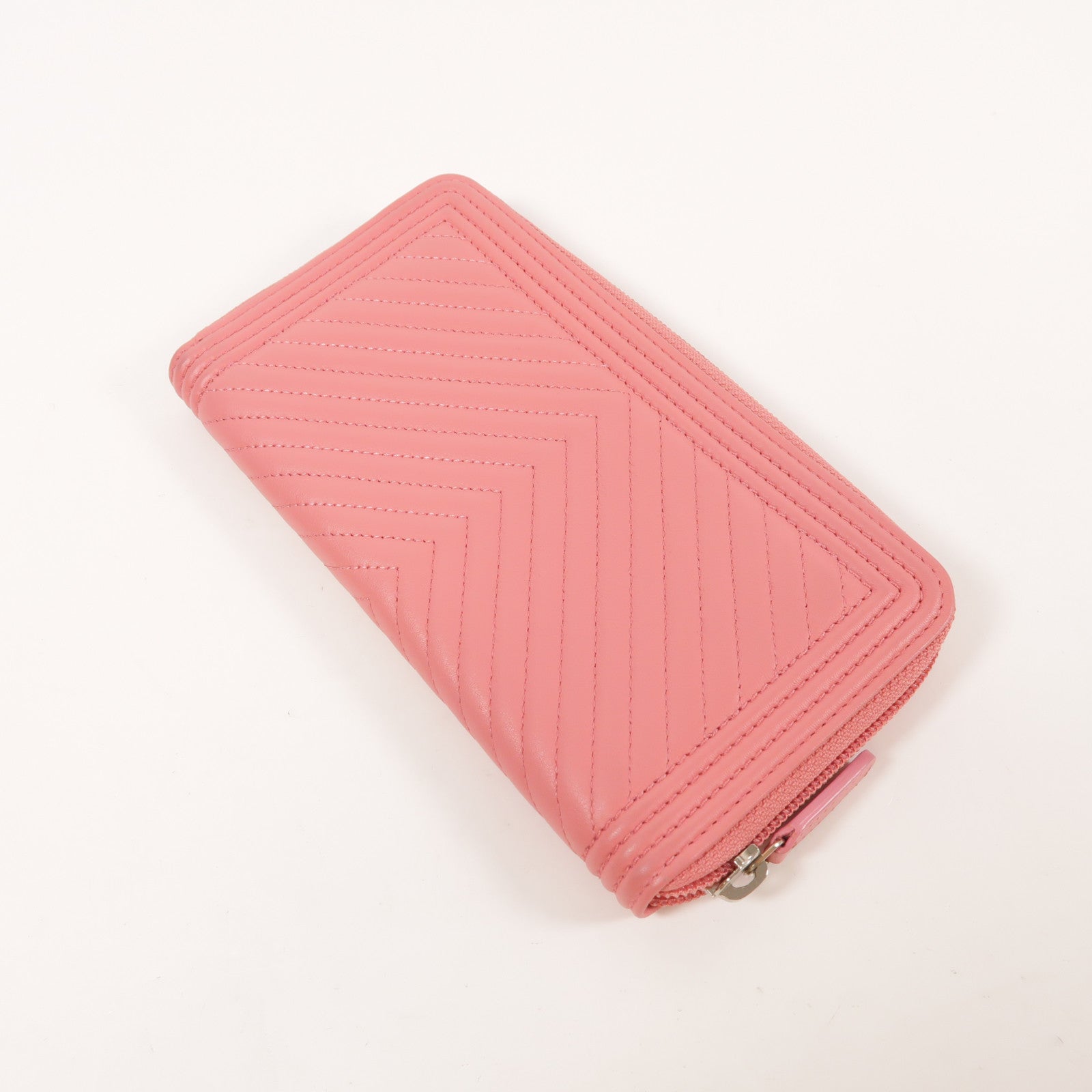 CHANEL 牛皮皮革Boy Wallet銀扣長錢包