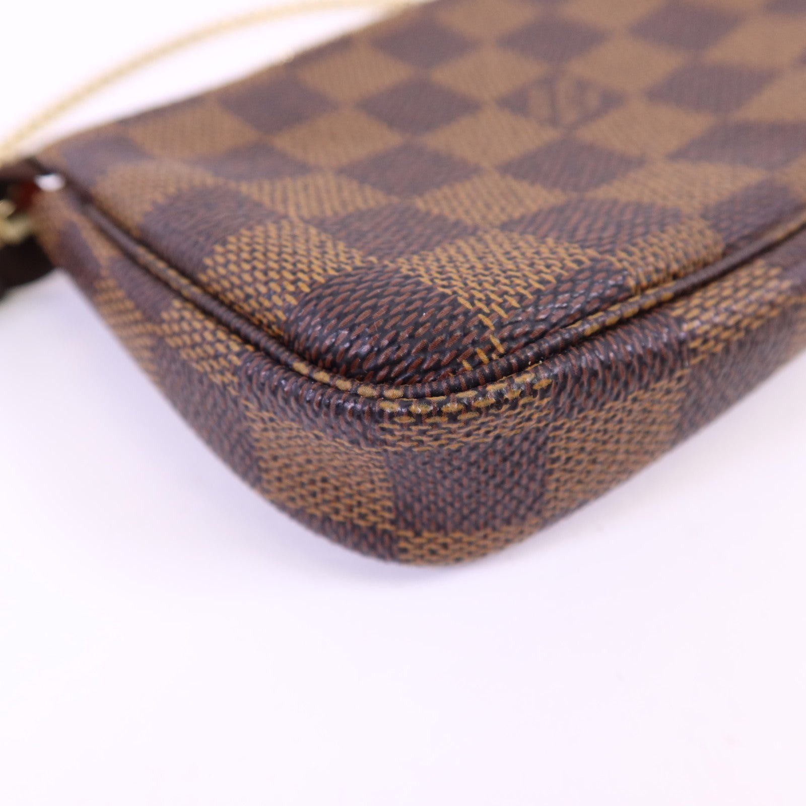 LOUIS VUITTON Damier Mini Pochette Accessoires金扣手挽袋
