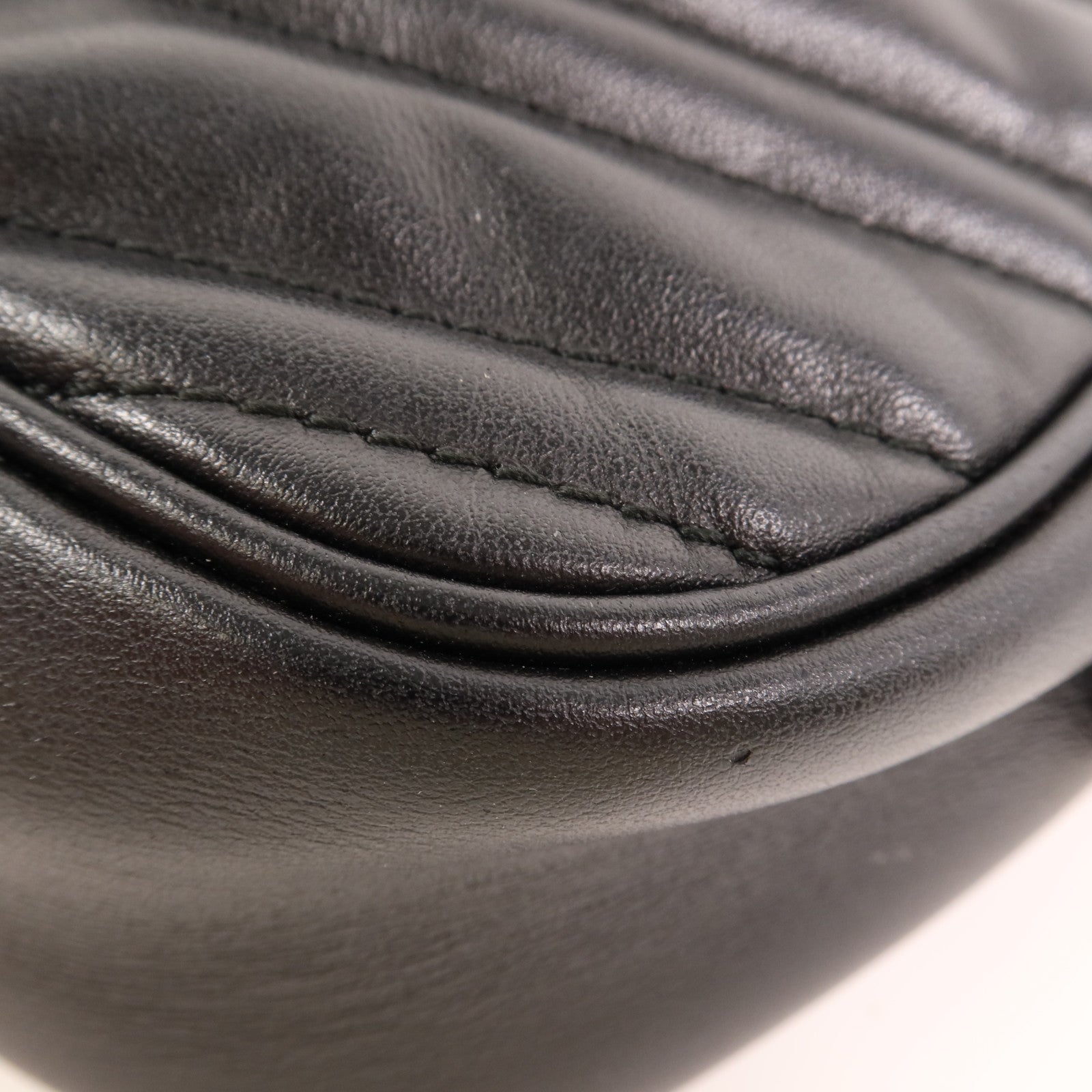 GUCCI 牛皮皮革GG Marmont Small Camera Bag金扣肩背袋