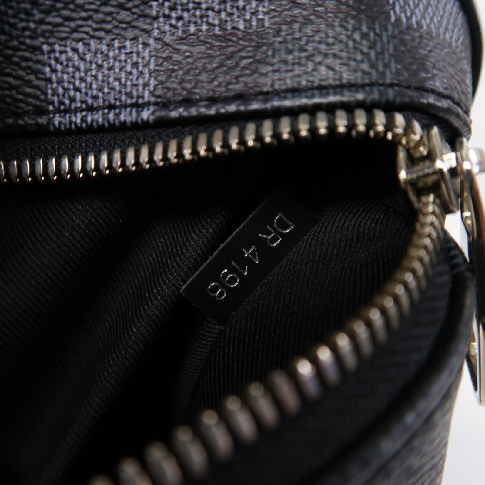 LOUIS VUITTON Damier Graphite Josh Backpack銀扣背包黑色/藍色