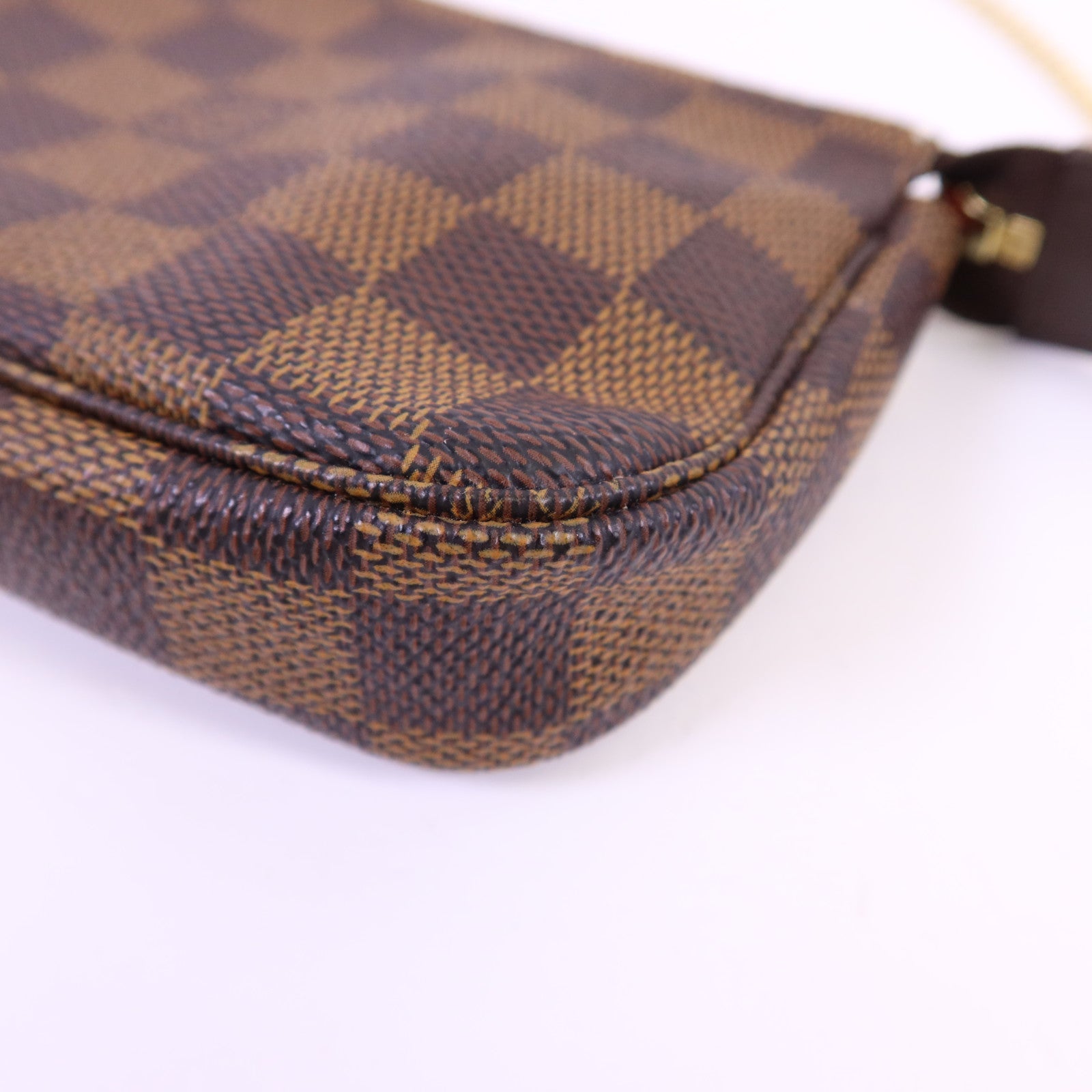 LOUIS VUITTON Damier Mini Pochette Accessoires金扣手挽袋