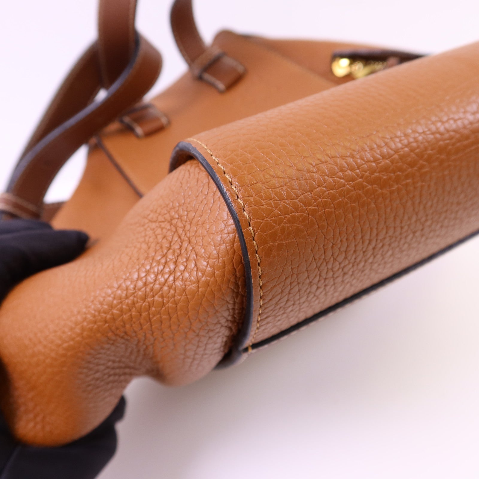 LOEWE 牛皮皮革Hammock Small金扣肩背袋