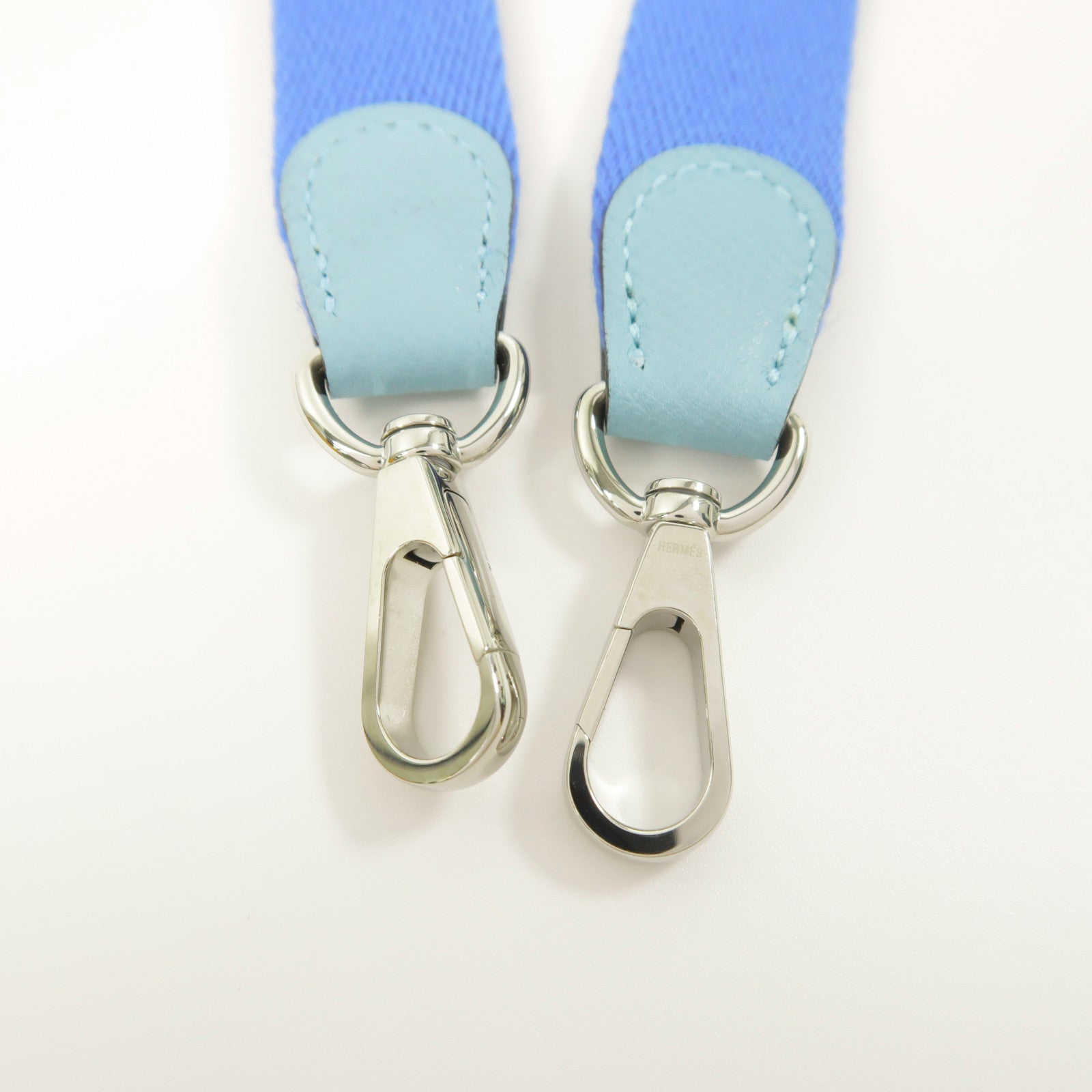 HERMES Epsom皮革Evelyne TPM銀扣肩背袋Bleu Atoll