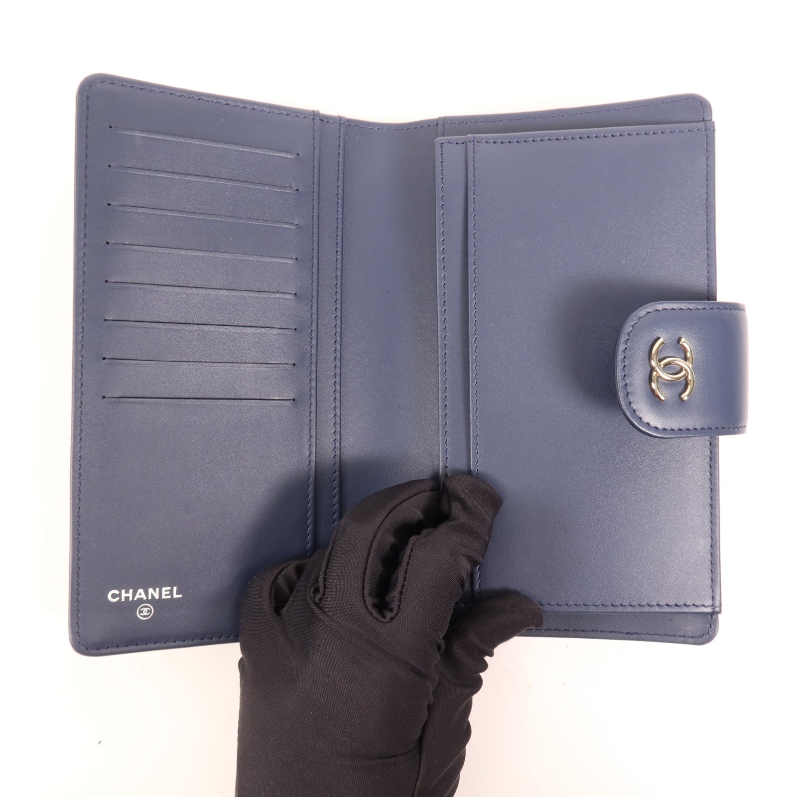 CHANEL 漆皮皮革/皮革Fold Wallet銀扣錢包