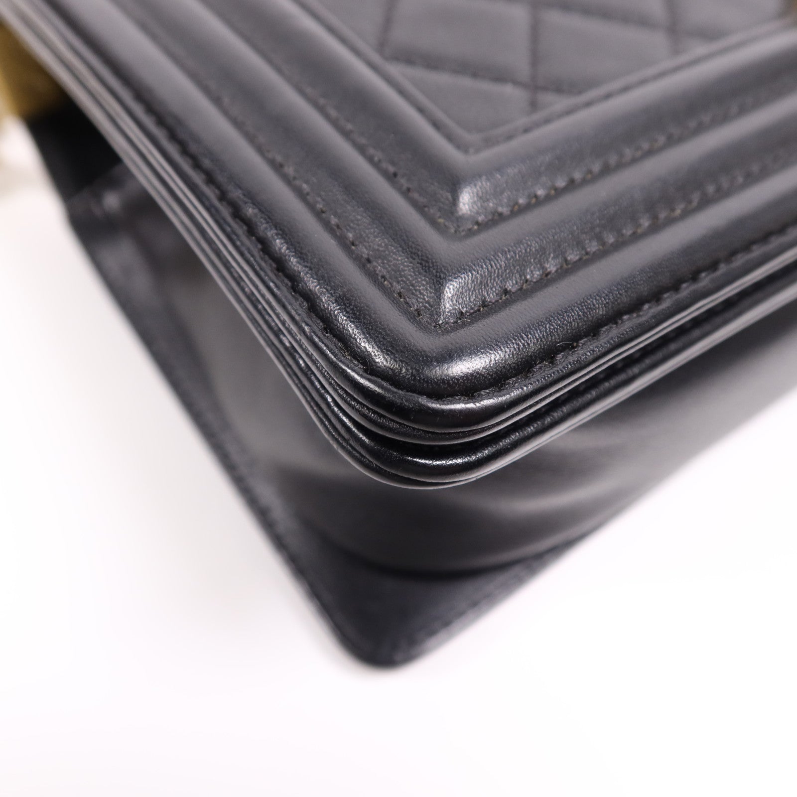 CHANEL 羊皮皮革Boy 25金扣鏈帶肩背袋