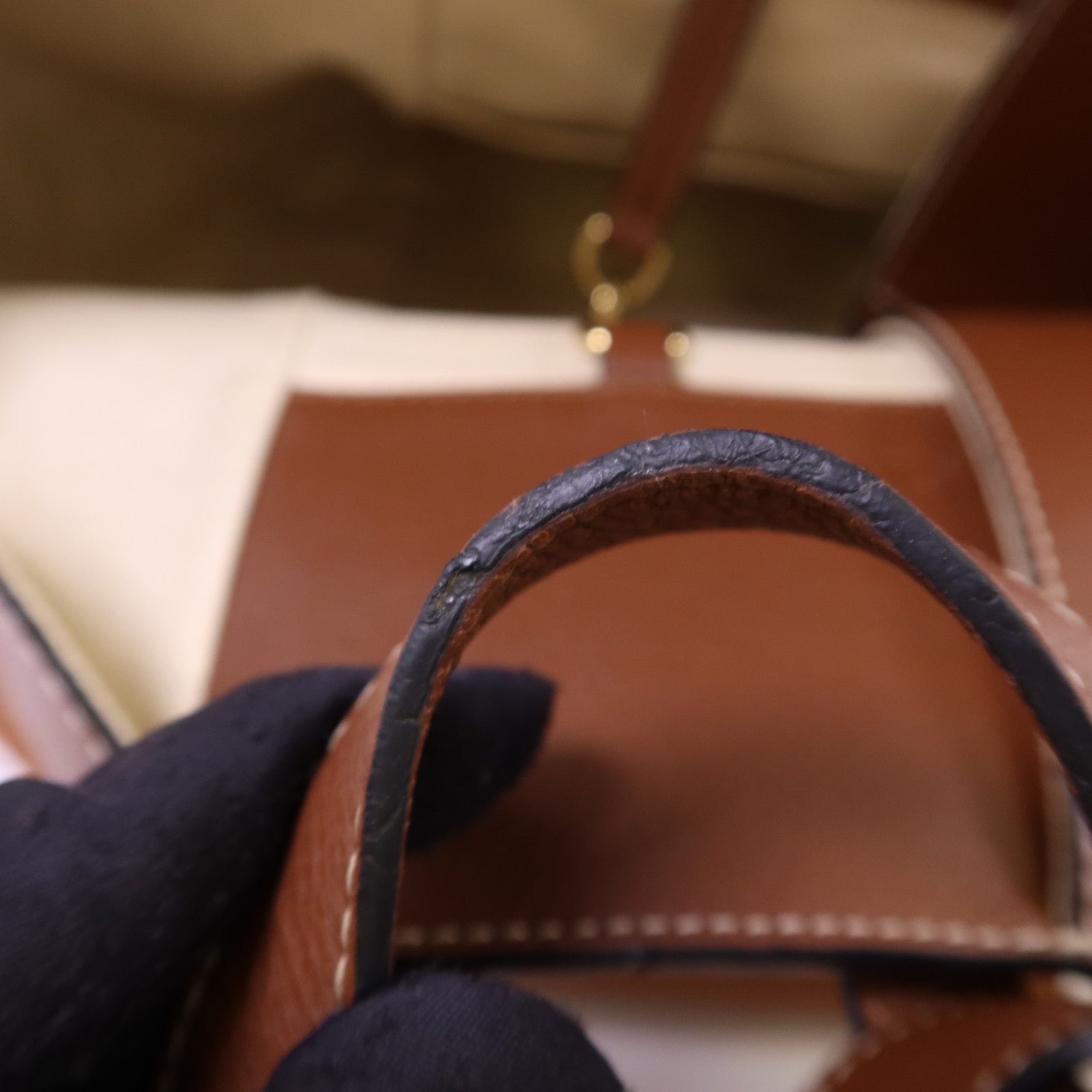 LOEWE 牛皮皮革Hammock Small金扣肩背袋