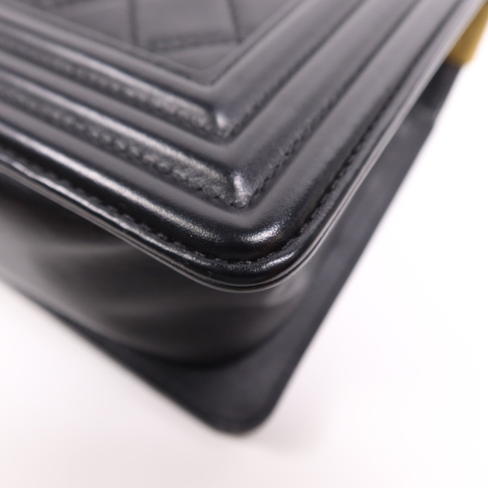 CHANEL 羊皮皮革Boy 25金扣鏈帶肩背袋