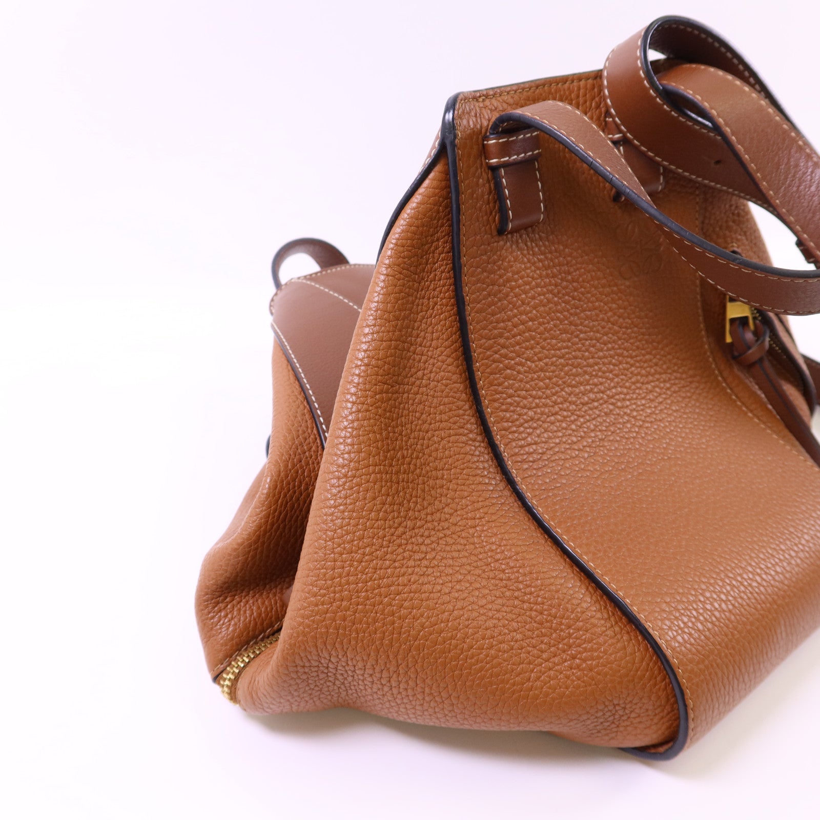 LOEWE 牛皮皮革Hammock Small金扣肩背袋