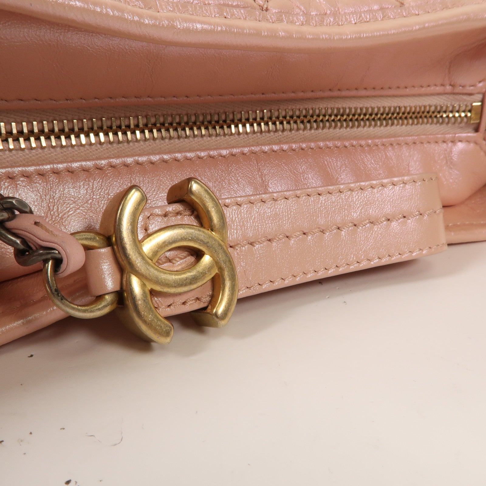 CHANEL 牛皮皮革Gabrielle Mini鏈帶肩背袋