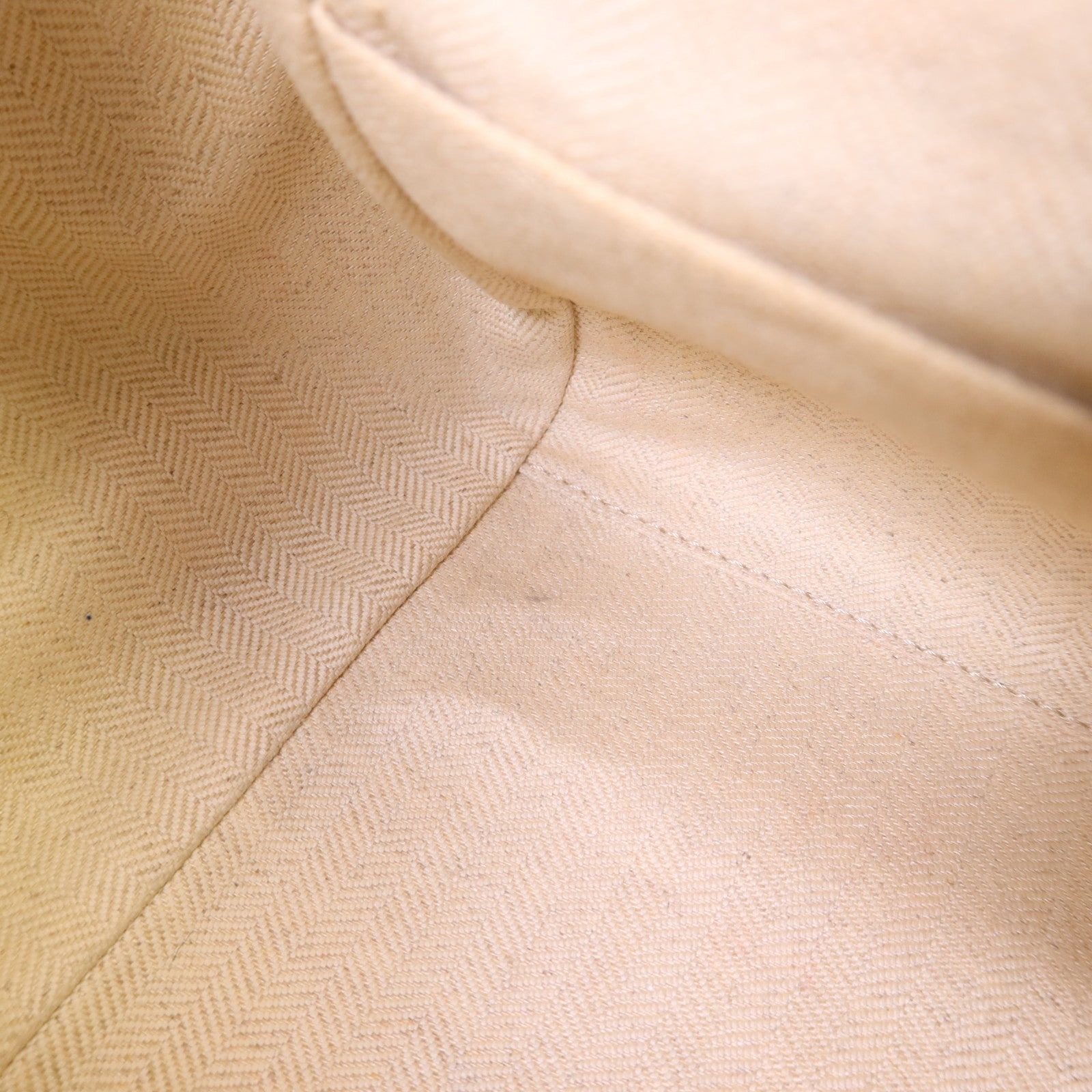 LOEWE 牛皮皮革Hammock Small金扣肩背袋