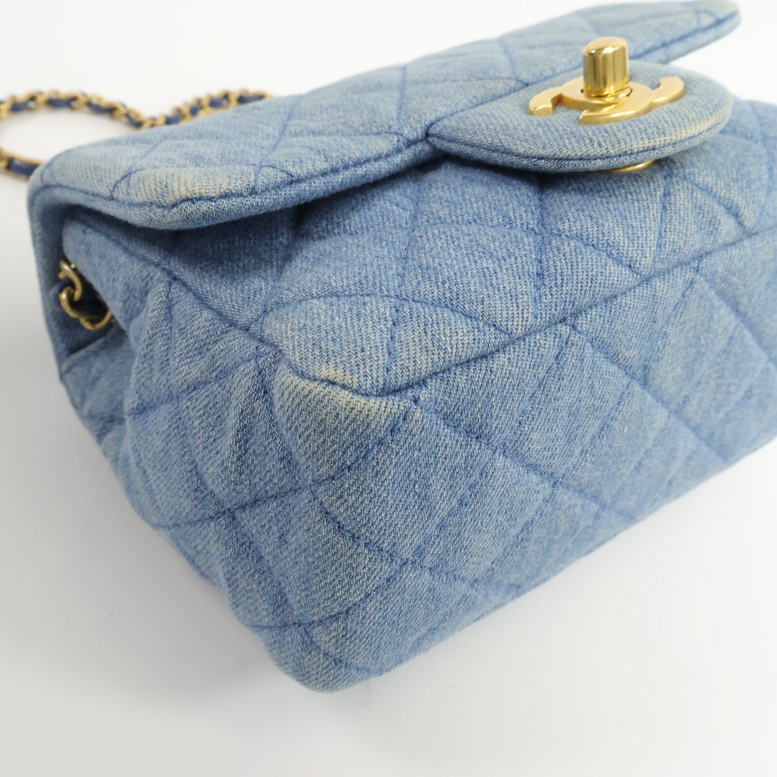 CHANEL 牛仔布Classic 17 Gold Ball鏈帶肩背袋
