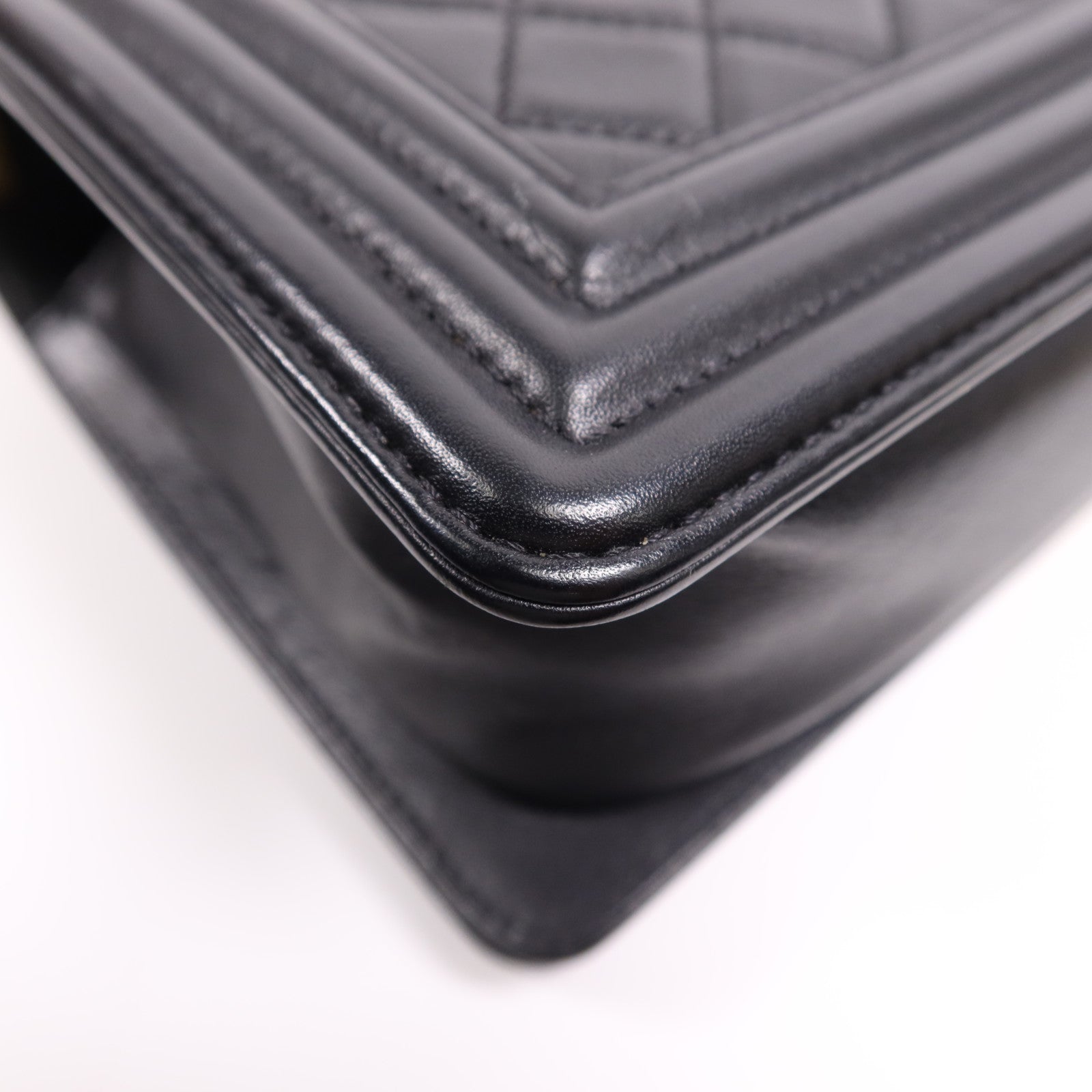 CHANEL 羊皮皮革Boy 25金扣鏈帶肩背袋