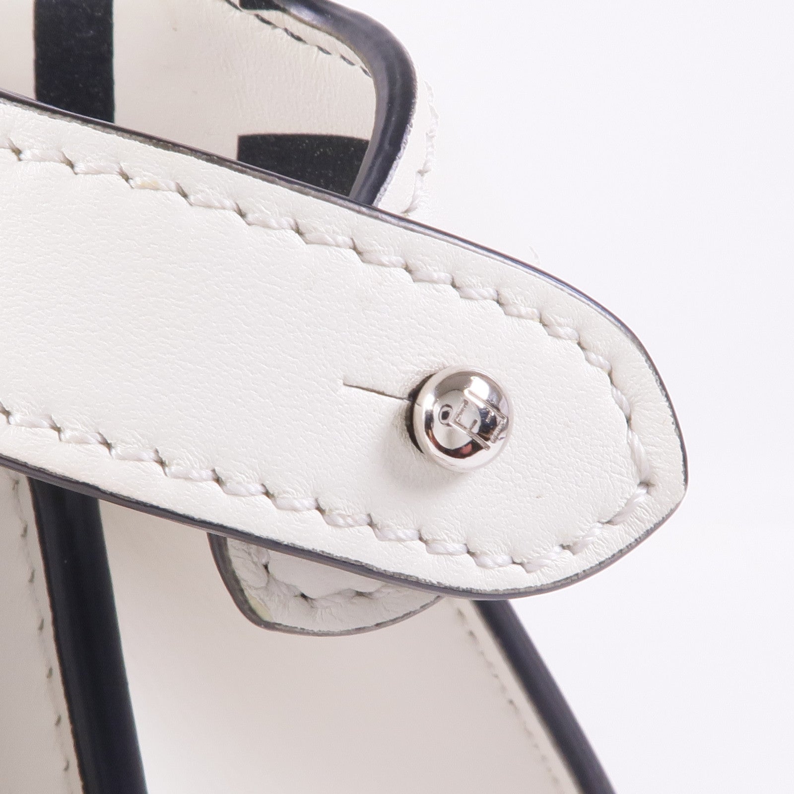 FENDI 牛皮皮革Peekaboo銀扣手挽肩背兩用袋