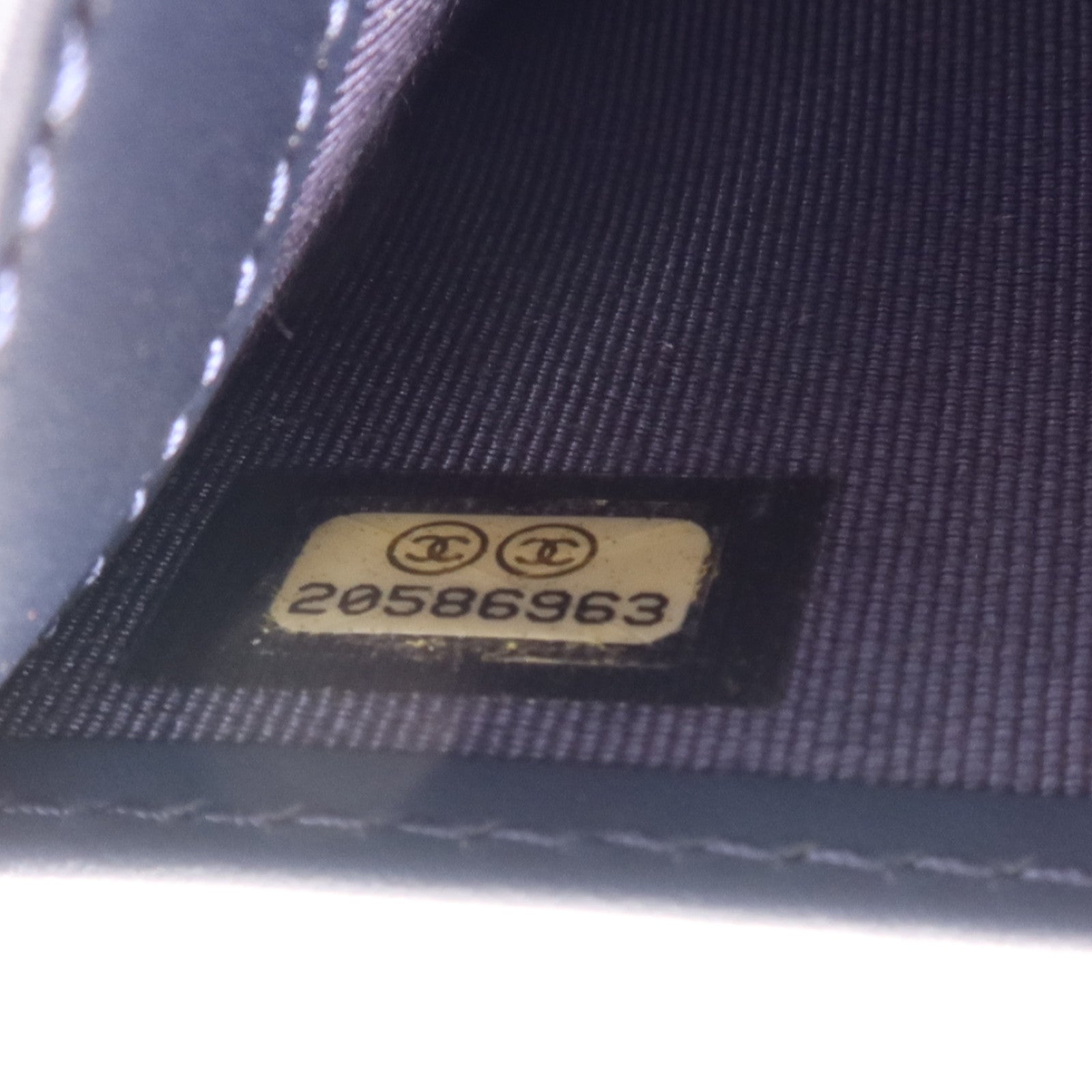 CHANEL 漆皮皮革/皮革Fold Wallet銀扣錢包