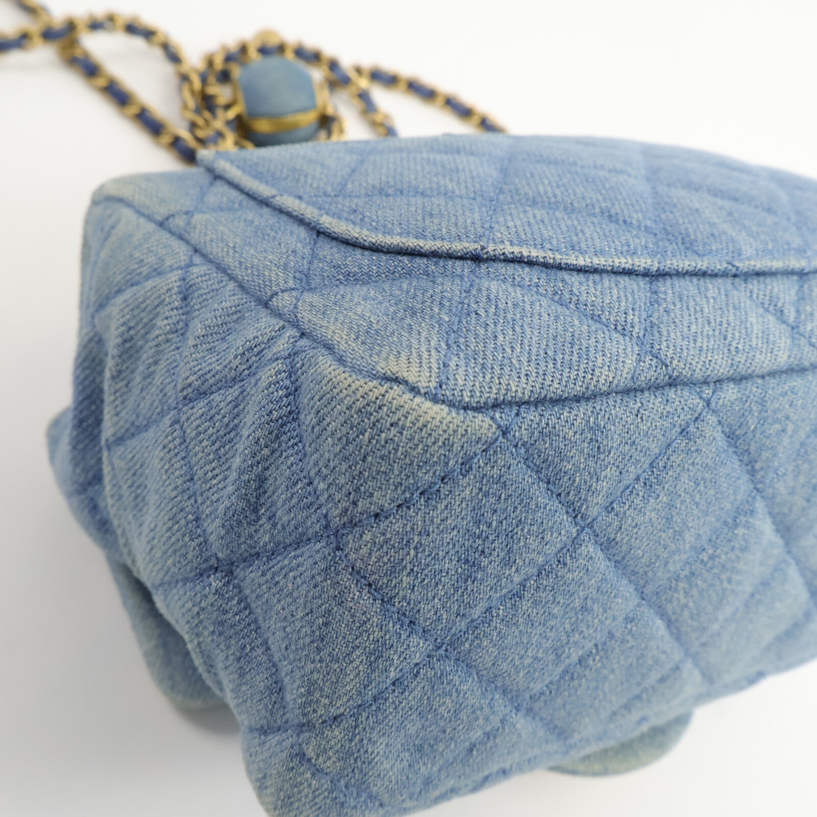 CHANEL 牛仔布Classic 17 Gold Ball鏈帶肩背袋