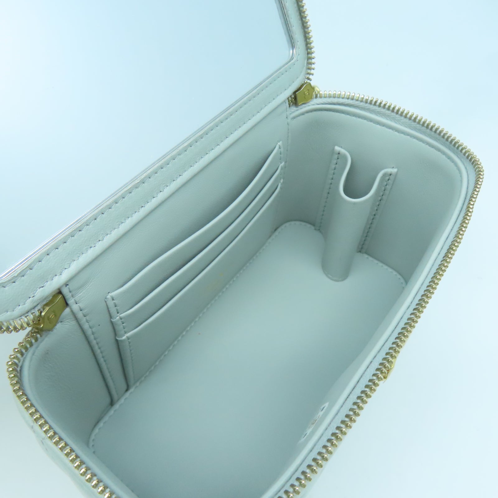 CHANEL 【清倉大減價】羊皮皮革Chain Shoulder金扣肩背袋淺綠色