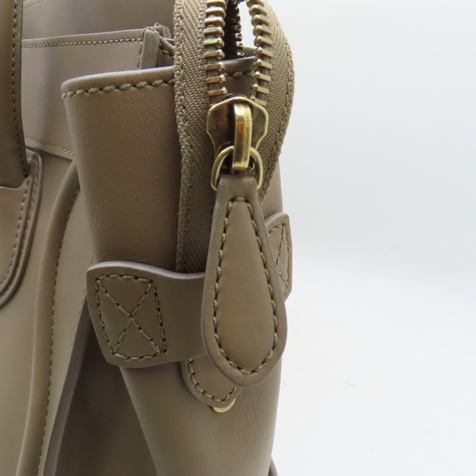 CELINE 【激減優惠】牛皮皮革Nano Luggage Bag金扣手挽袋駝色