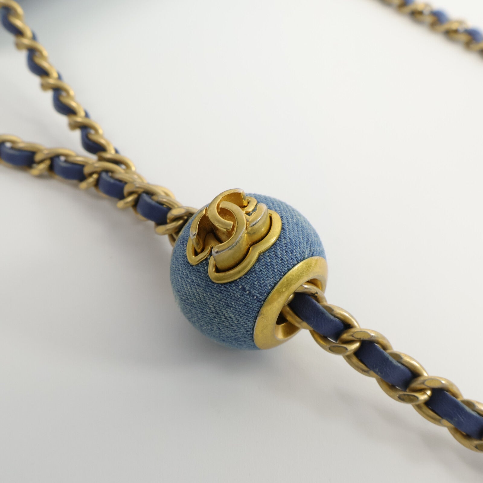 CHANEL 牛仔布Classic 17 Gold Ball鏈帶肩背袋
