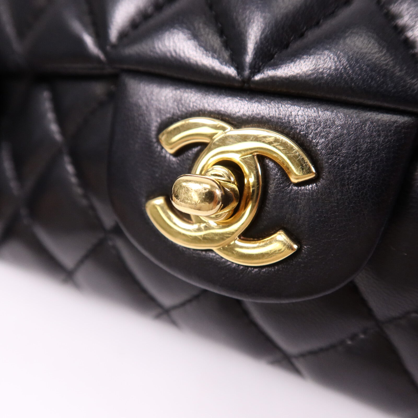 CHANEL 羊皮皮革Vintage Classic East West Flag Bag金扣鏈帶肩背袋