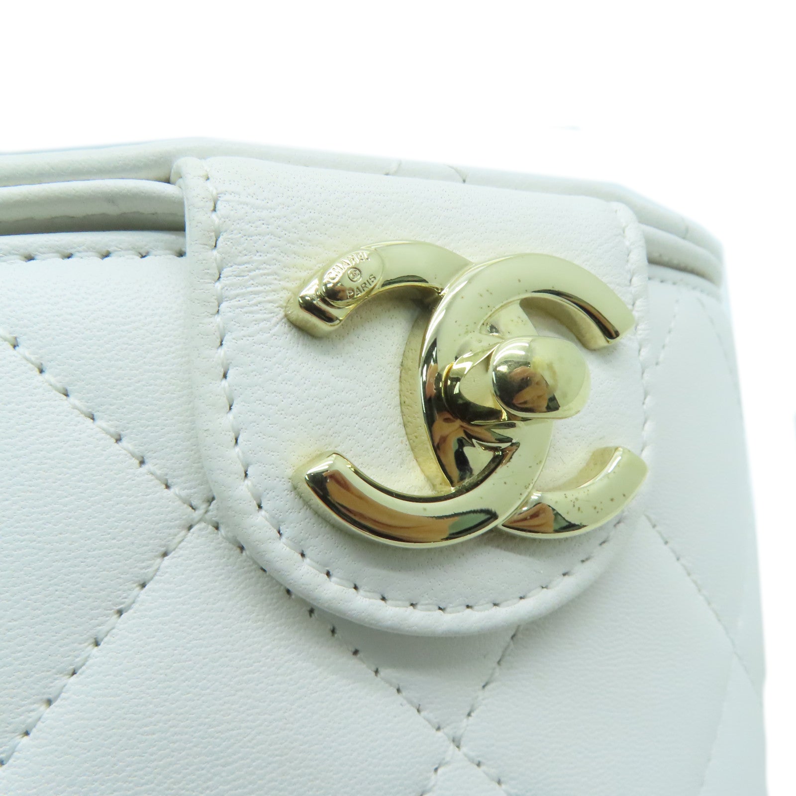 CHANEL 菱格牛皮皮革金扣Chain Shoulder Bag链带肩背袋白色