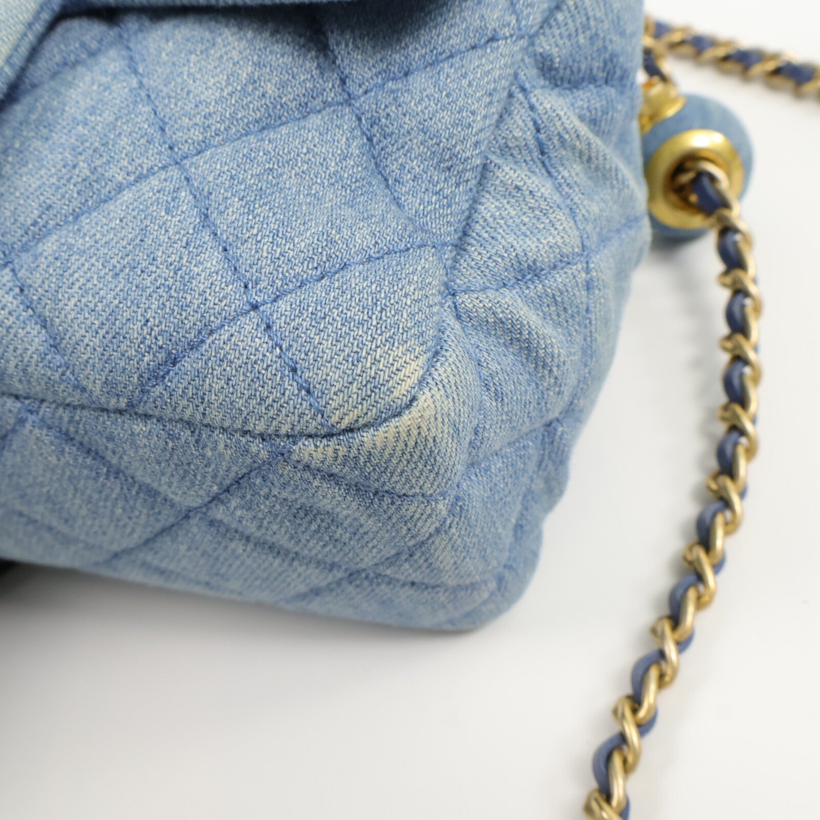 CHANEL 牛仔布Classic 17 Gold Ball鏈帶肩背袋