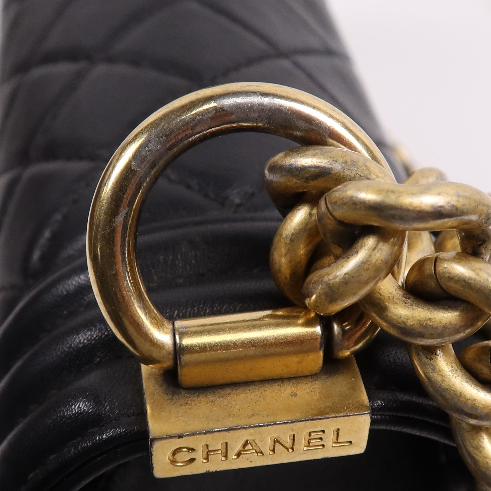 CHANEL 羊皮皮革Boy 25金扣鏈帶肩背袋