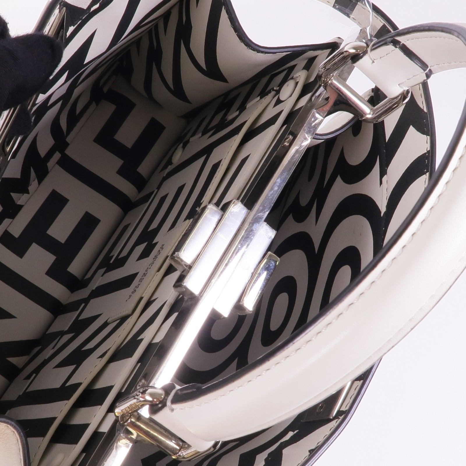 FENDI 牛皮皮革Peekaboo銀扣手挽肩背兩用袋