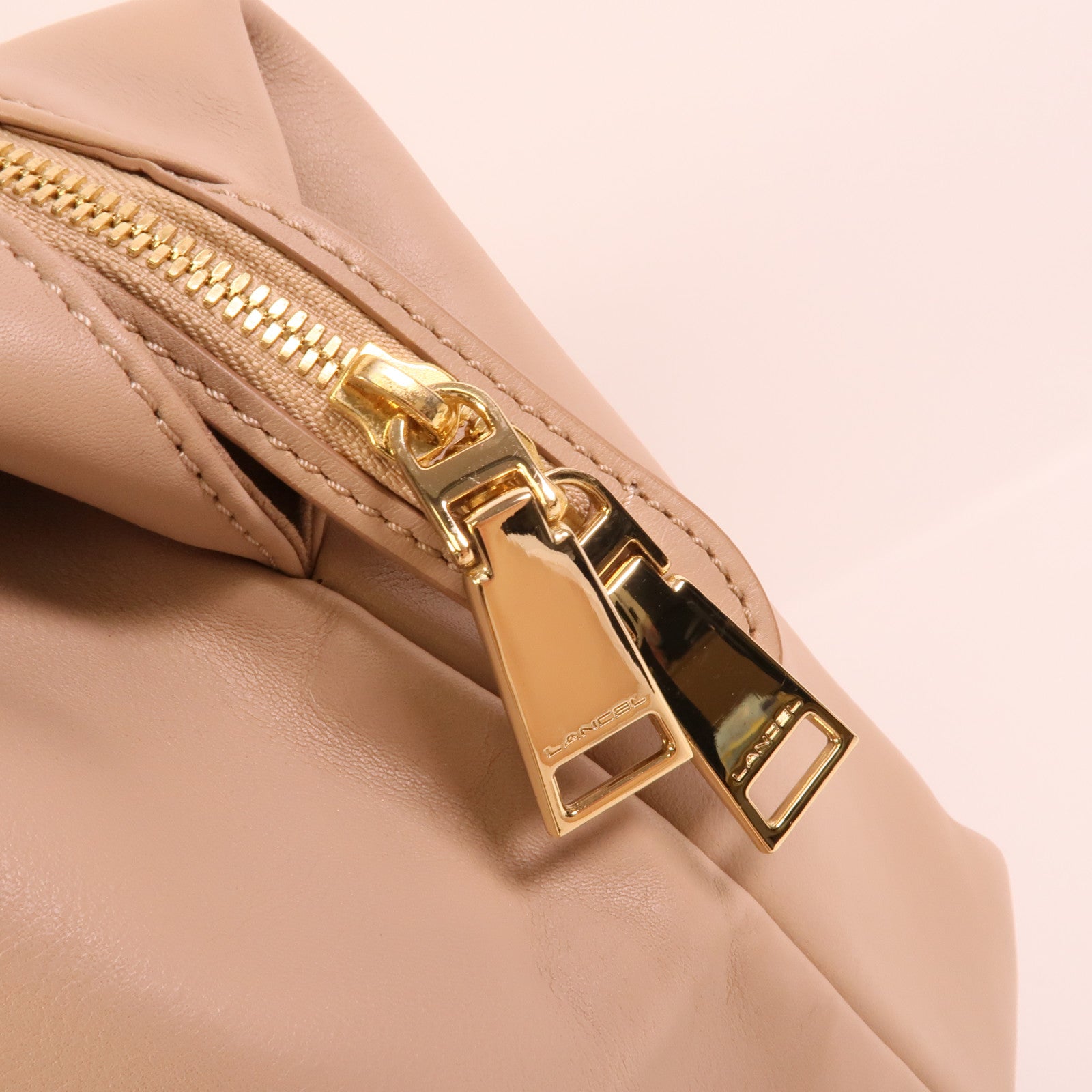 LANCEL 牛皮皮革Handbag手挽袋