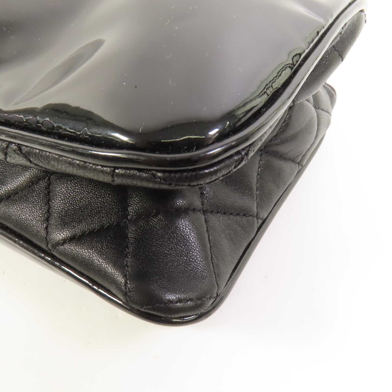 CHANEL 漆皮皮革Lipstick Flap Bag銀扣肩背袋